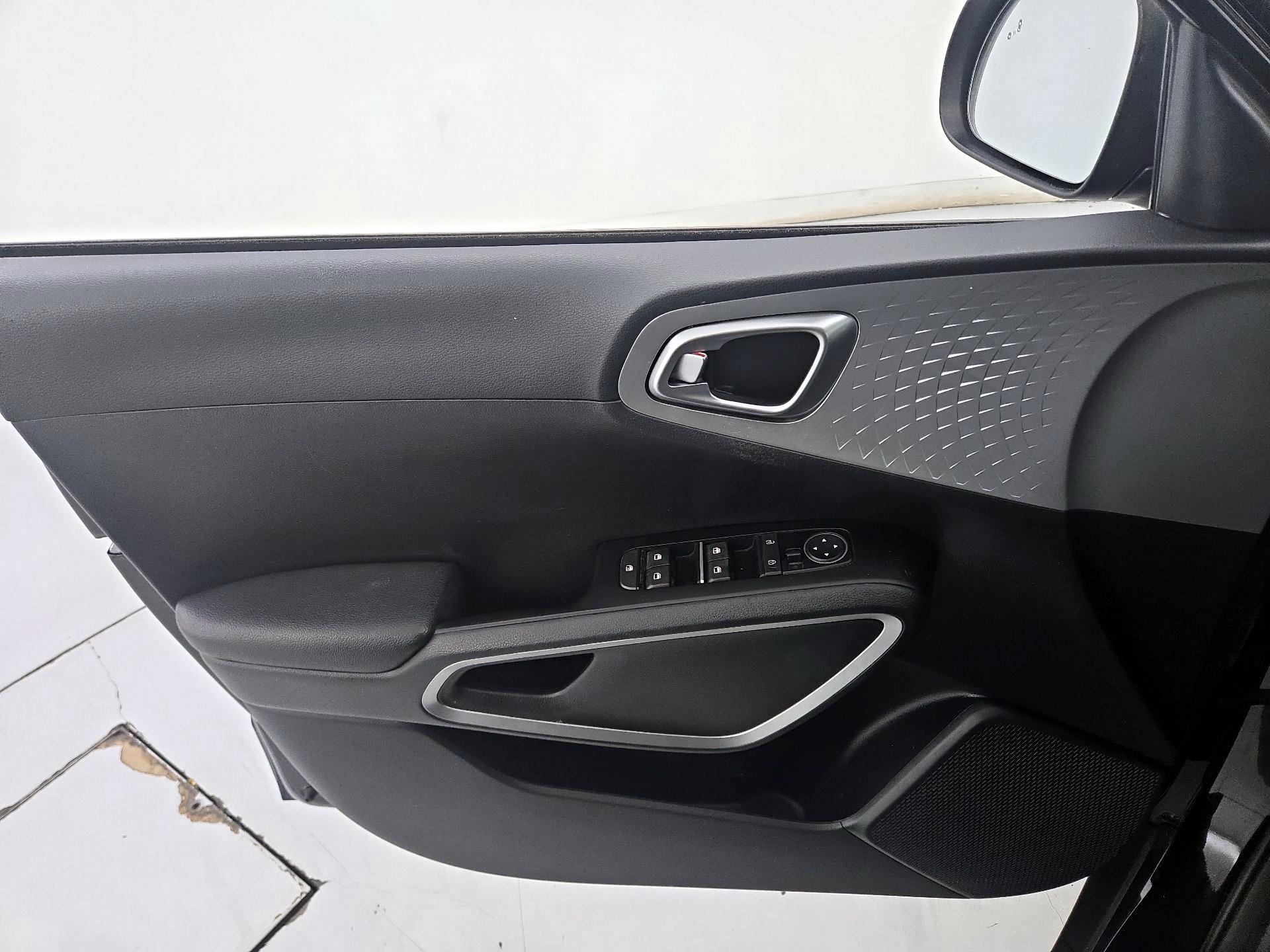 Thumbnail: 2022 Kia Soul - 12