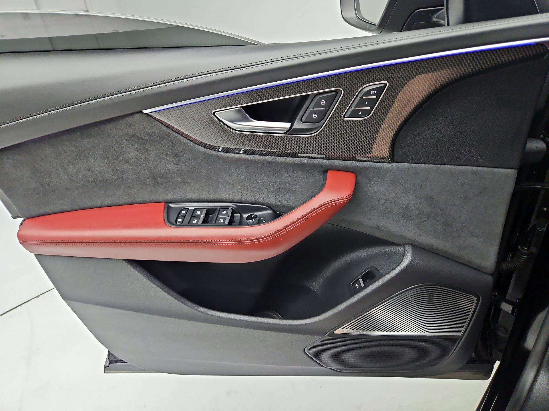 Thumbnail: 2023 Audi SQ8 - 12