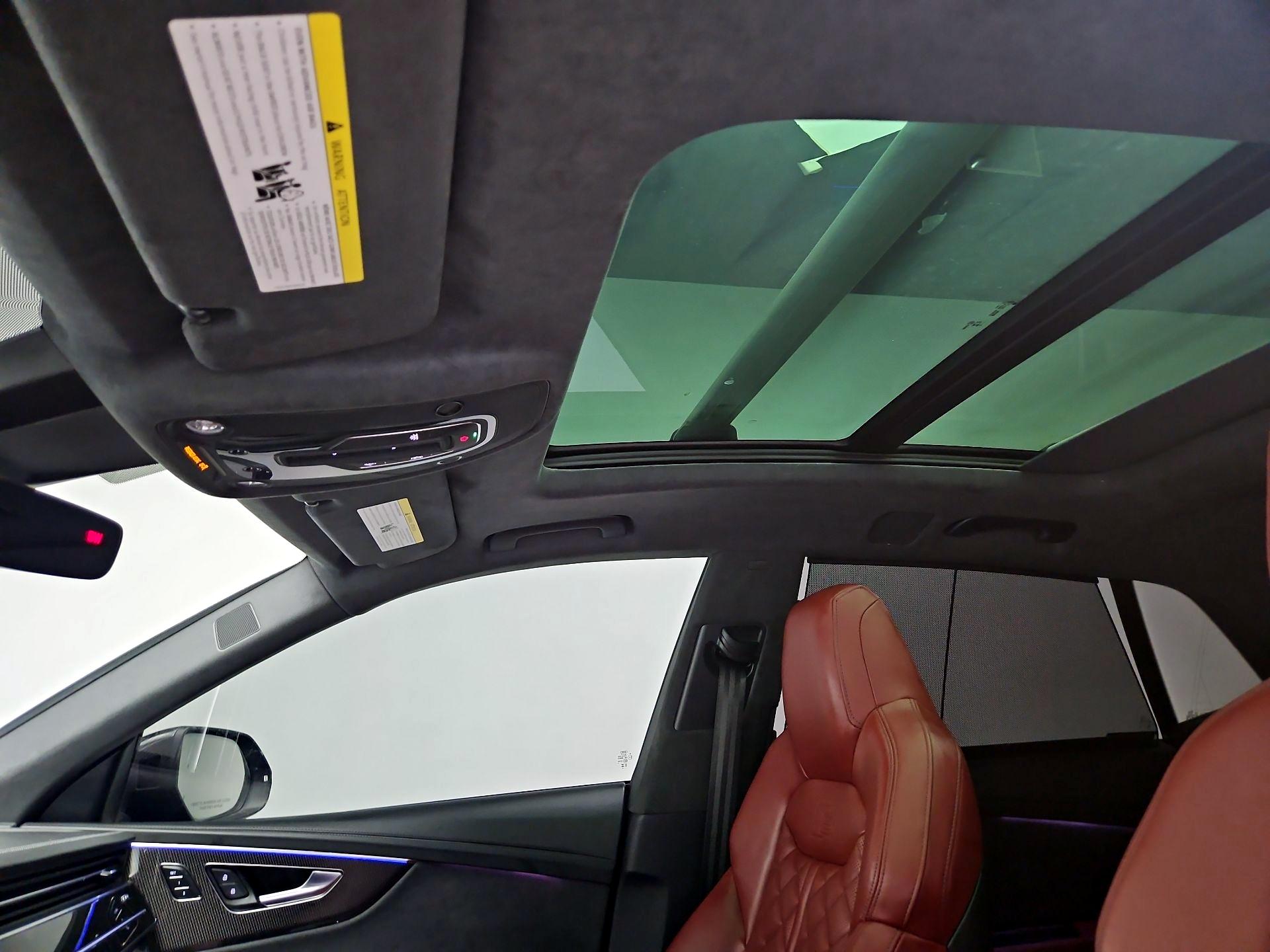 Thumbnail: 2023 Audi SQ8 - 20