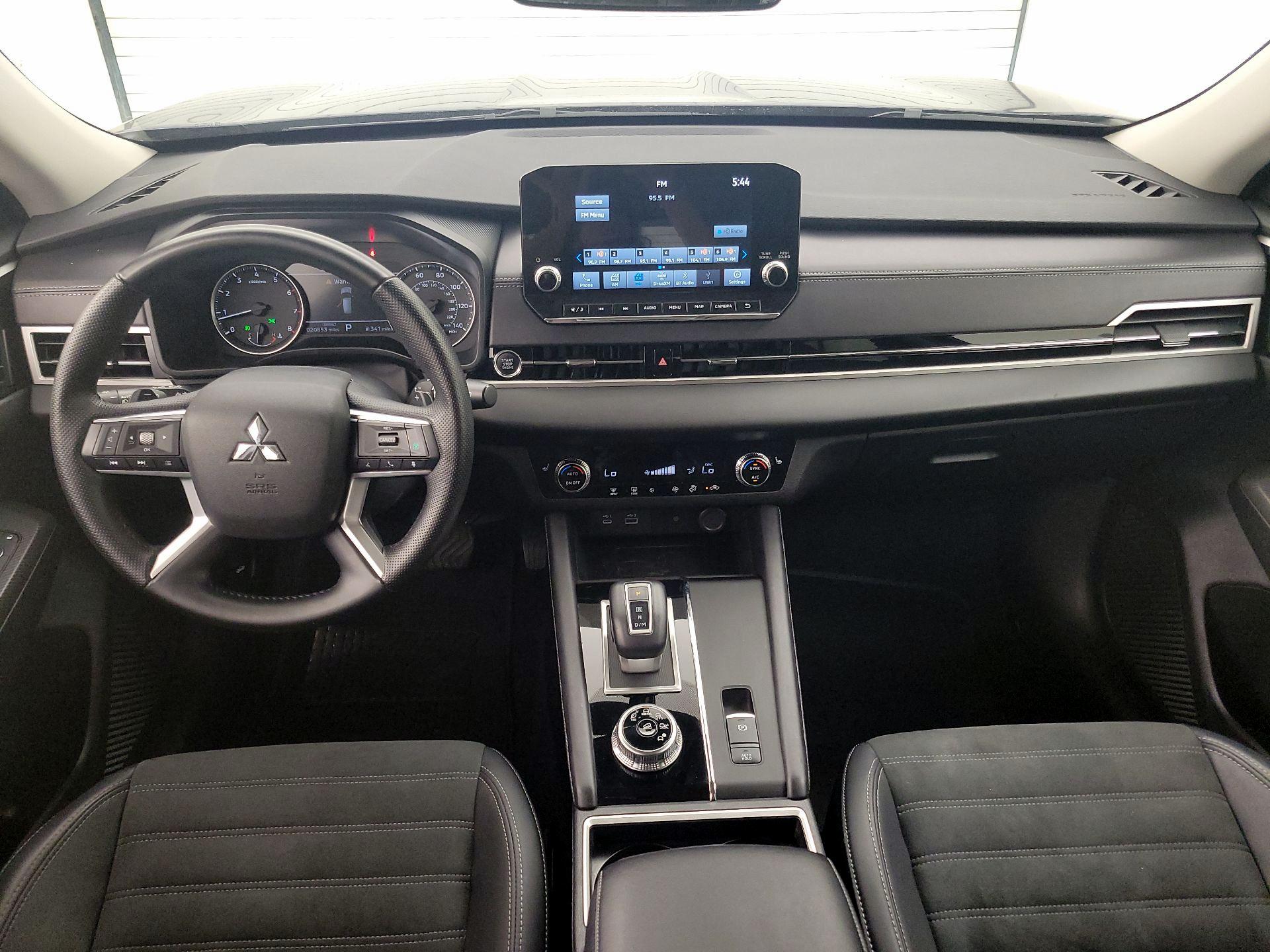 Thumbnail: 2024 Mitsubishi Outlander - 9