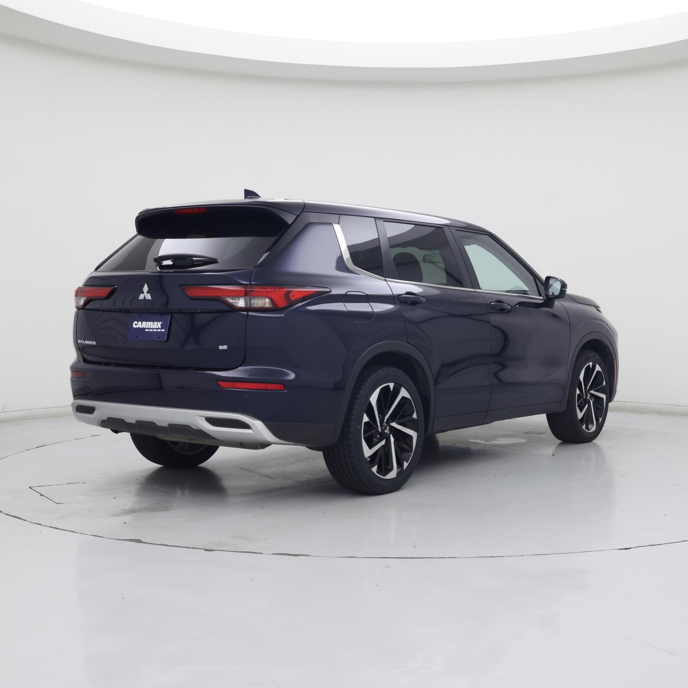 Thumbnail: 2024 Mitsubishi Outlander - 8