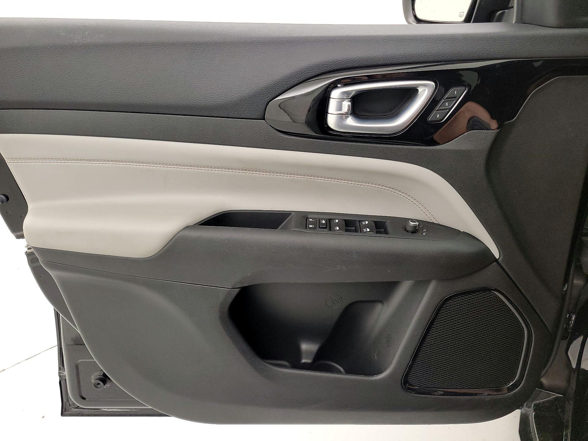 Thumbnail: 2023 Jeep Compass - 12