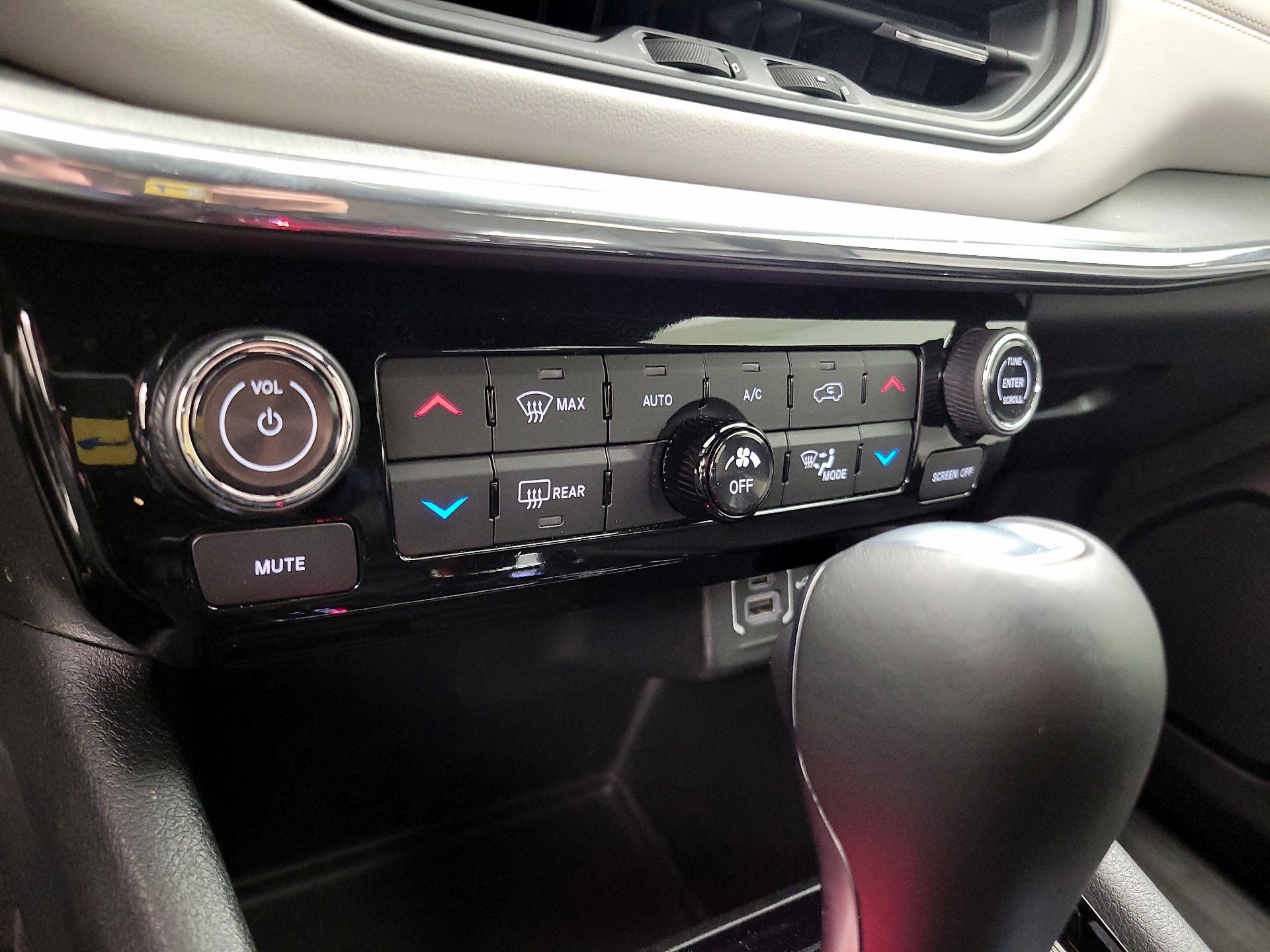 Thumbnail: 2023 Jeep Compass - 17