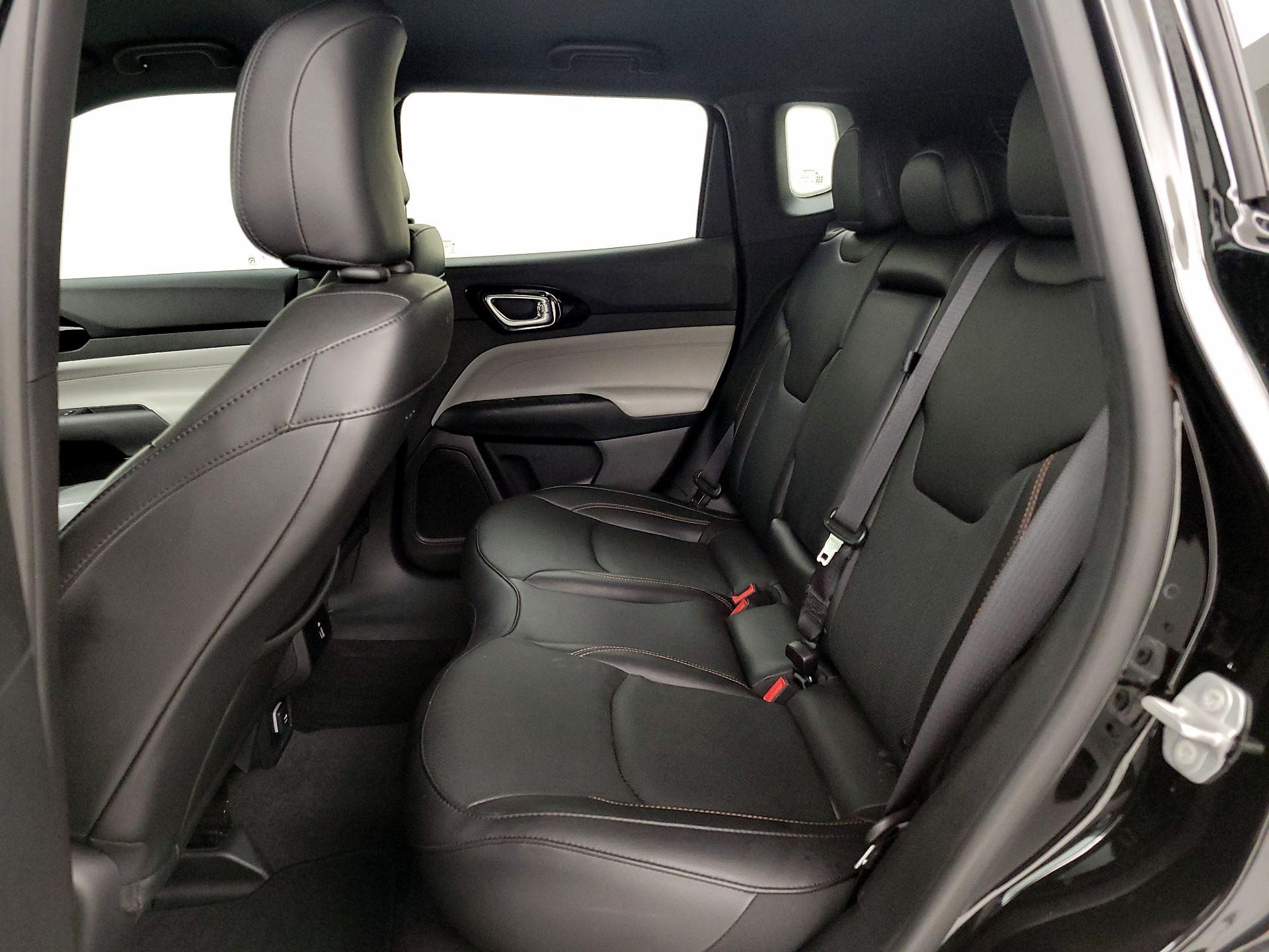 Thumbnail: 2023 Jeep Compass - 20