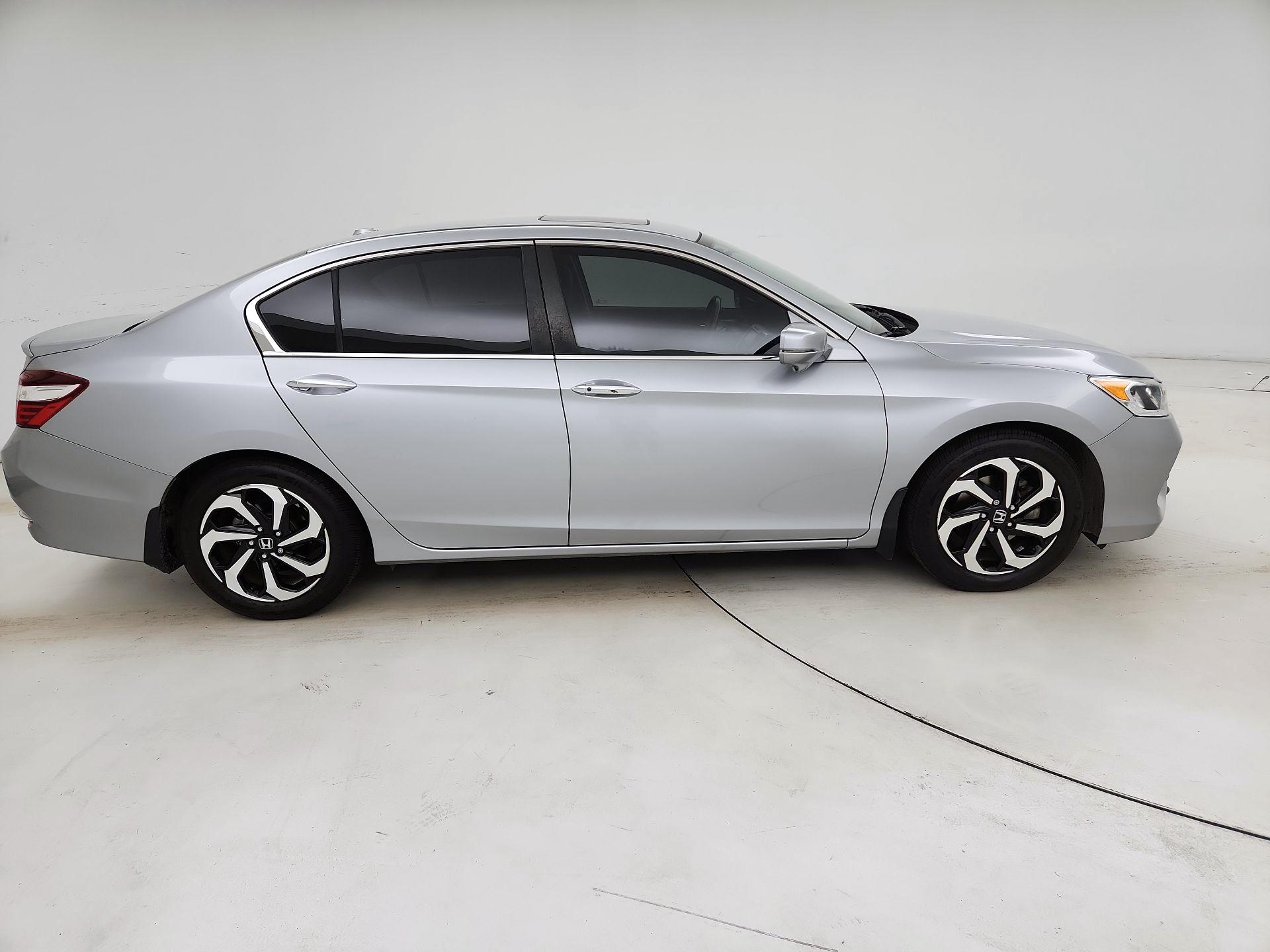 Thumbnail: 2016 Honda Accord - 4