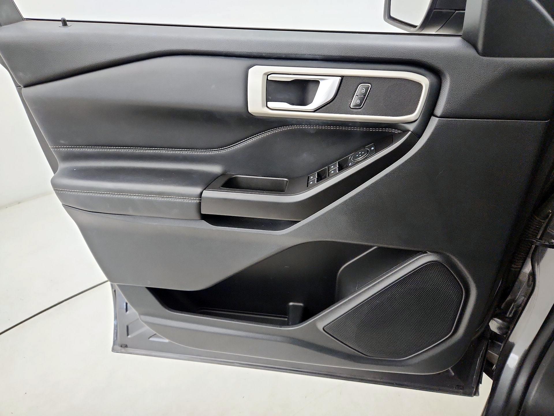 Thumbnail: 2020 Ford Explorer - 12