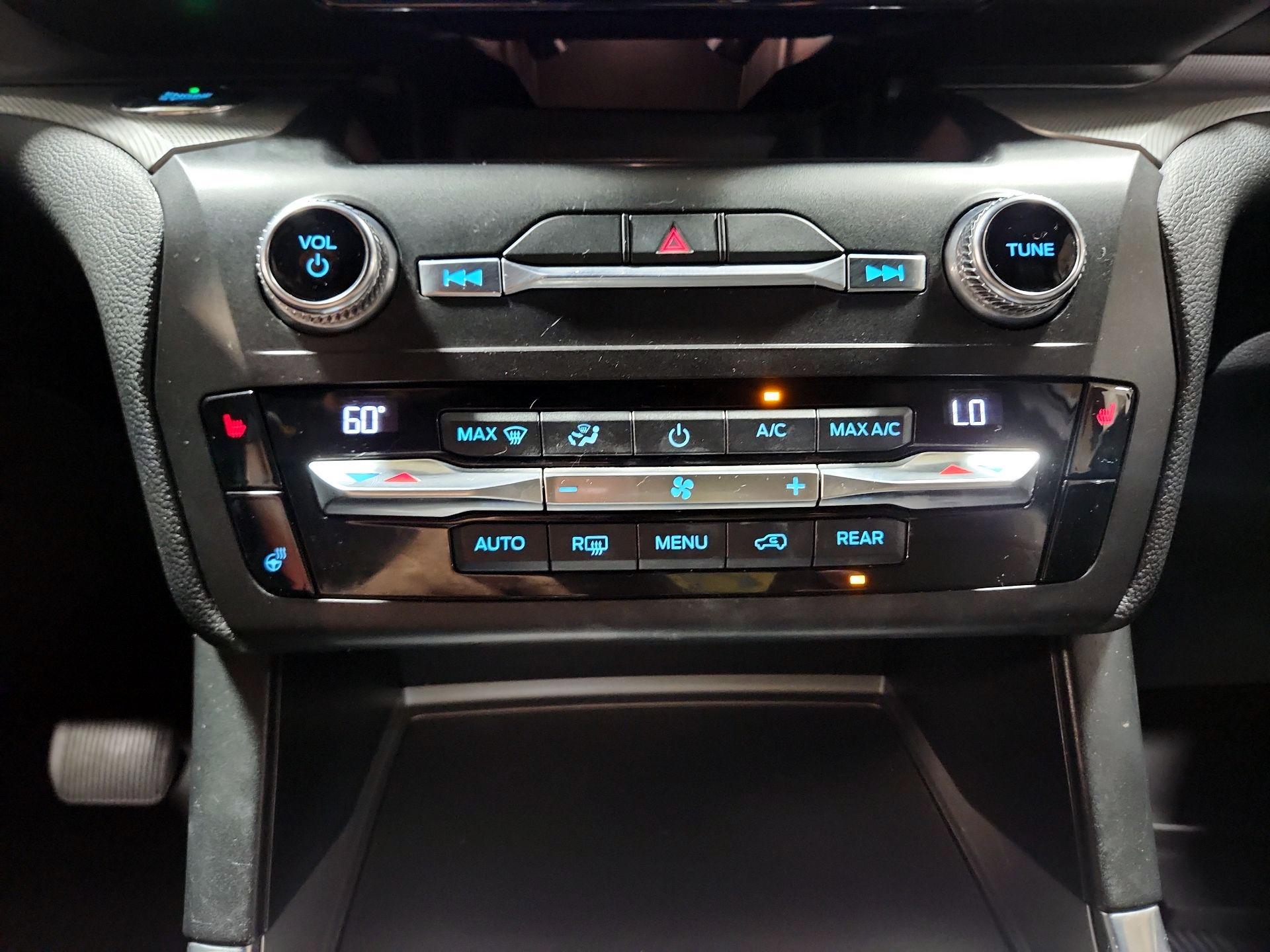 Thumbnail: 2020 Ford Explorer - 14