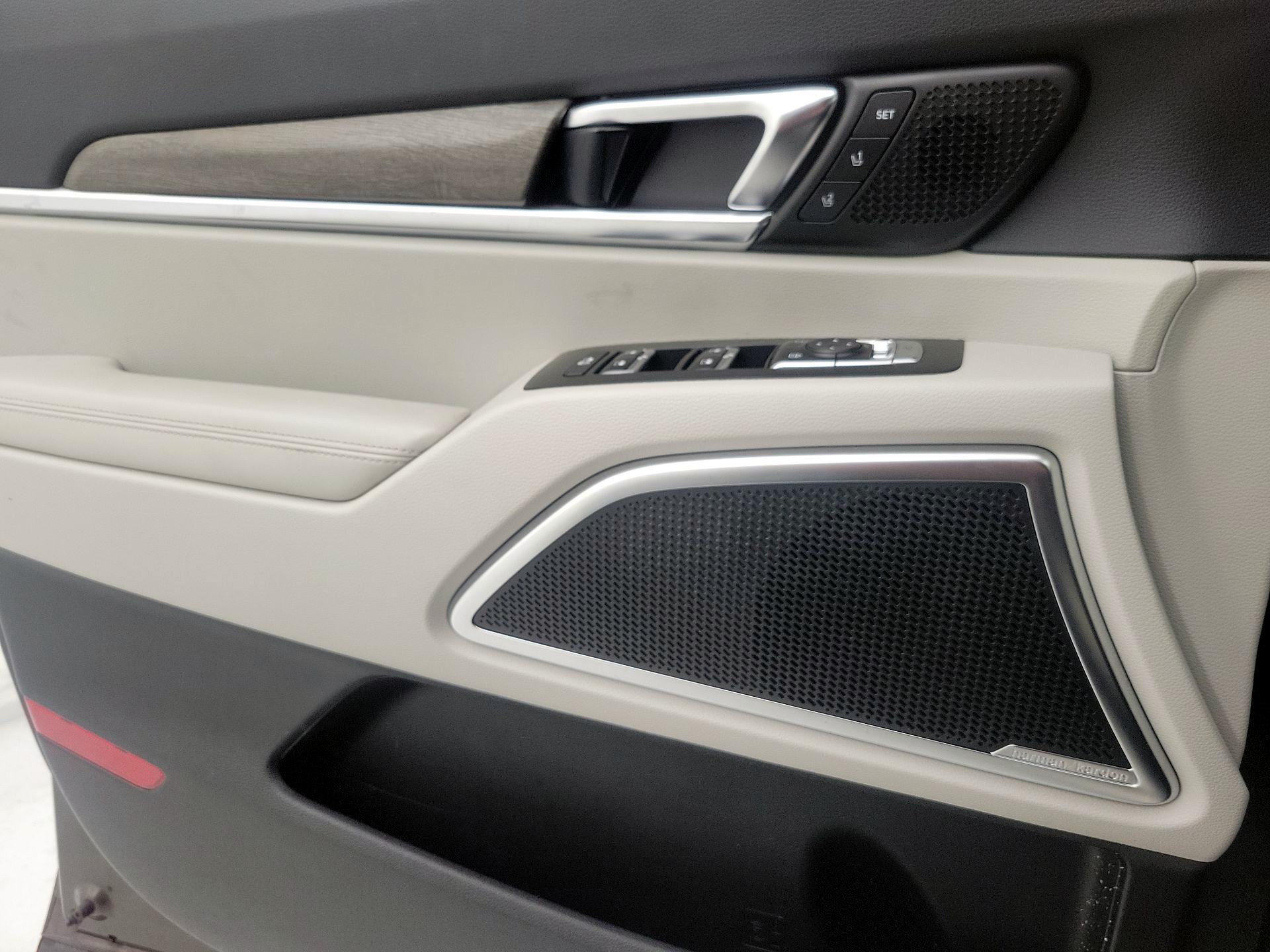 Thumbnail: 2022 Kia Telluride - 12