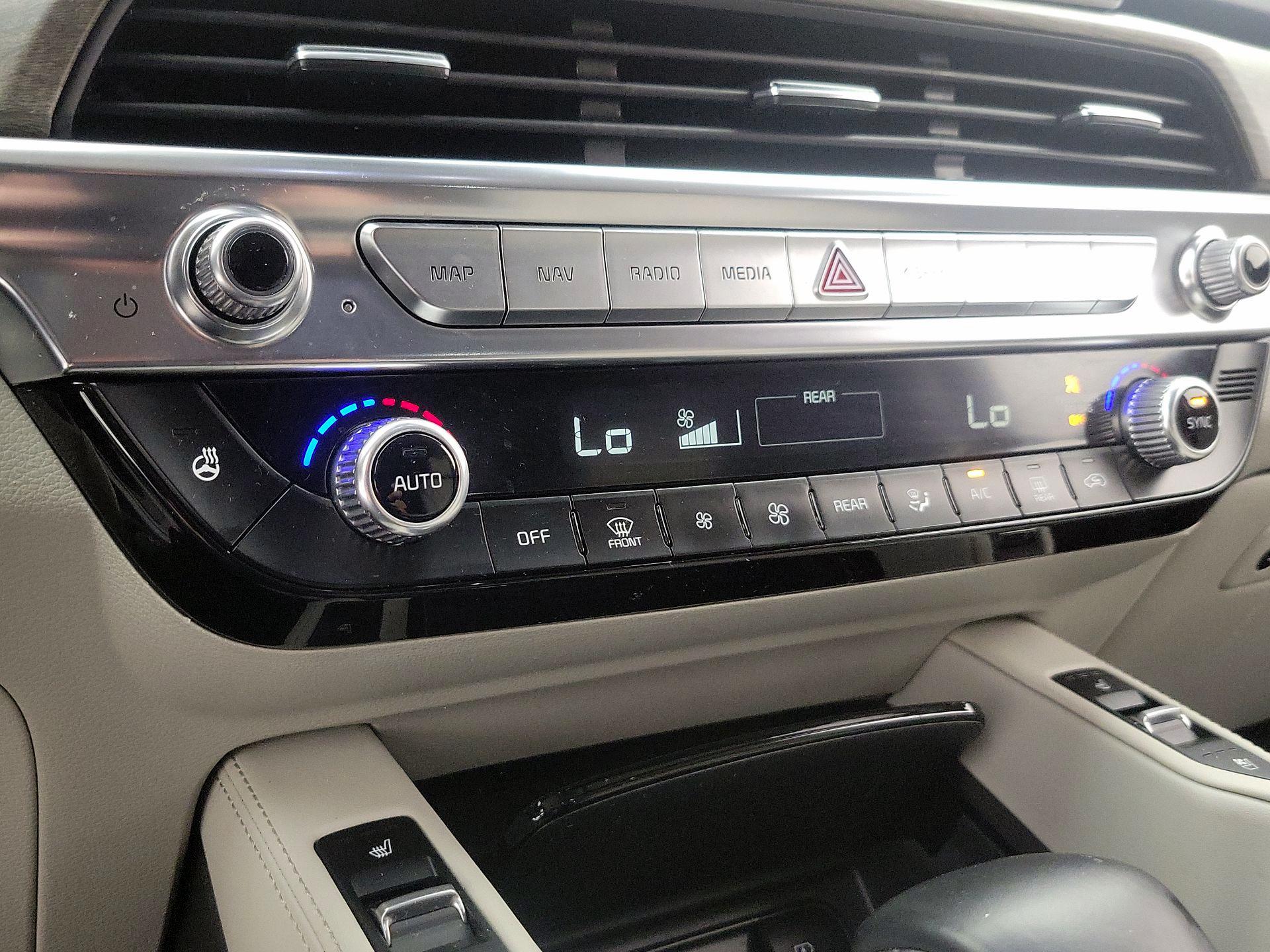 Thumbnail: 2022 Kia Telluride - 17