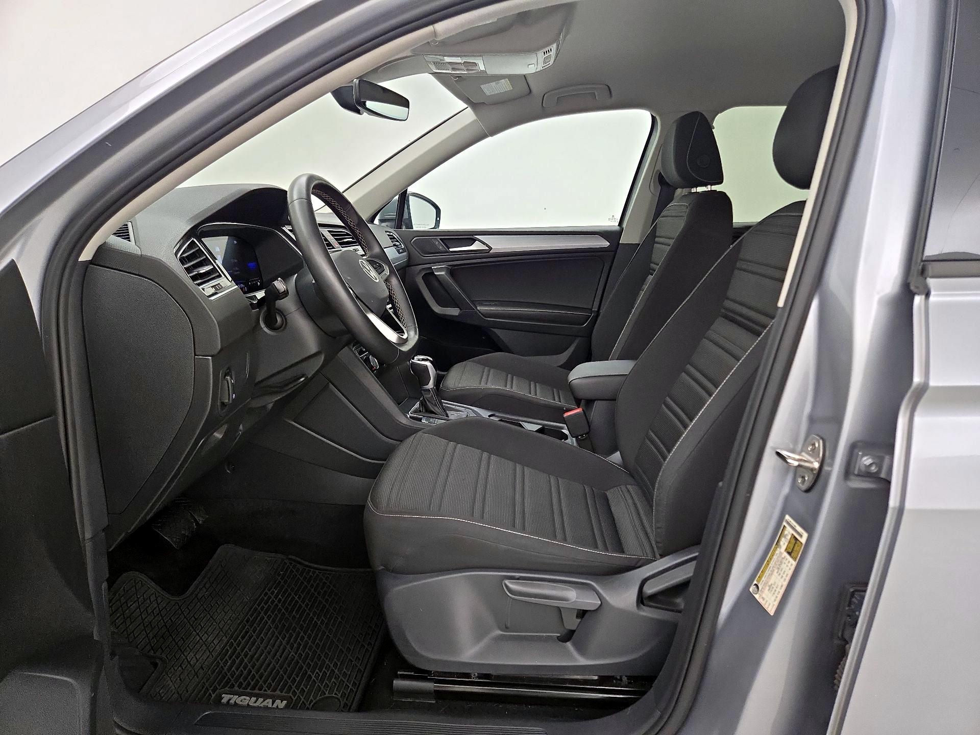 Thumbnail: 2023 Volkswagen Tiguan - 11