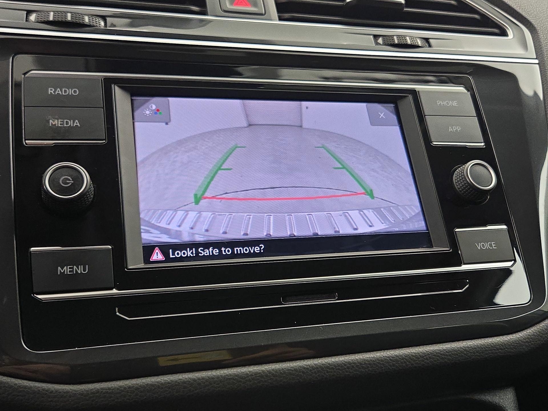 Thumbnail: 2023 Volkswagen Tiguan - 14