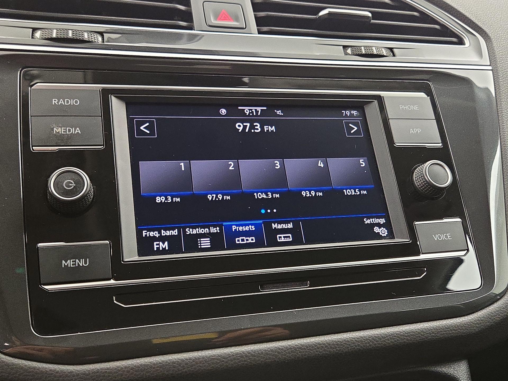 Thumbnail: 2023 Volkswagen Tiguan - 15