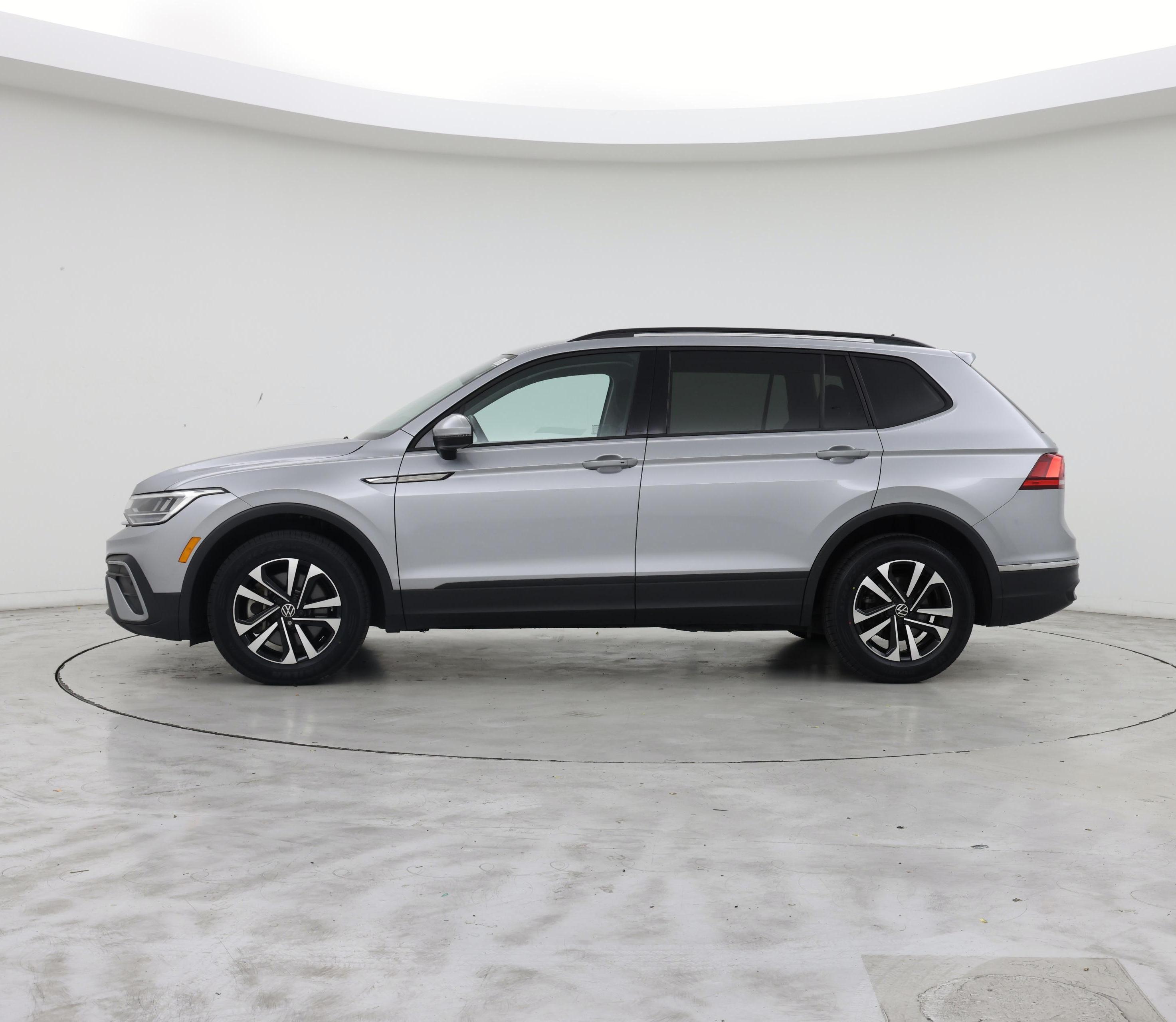 Thumbnail: 2023 Volkswagen Tiguan - 3