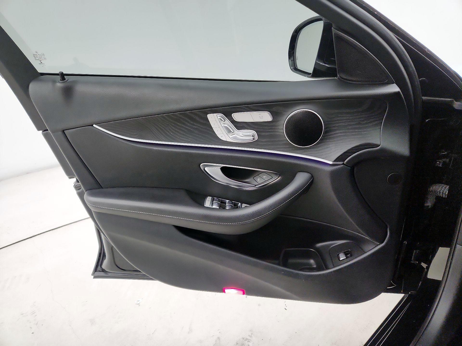 Thumbnail: 2018 Mercedes-Benz E-Class - 12