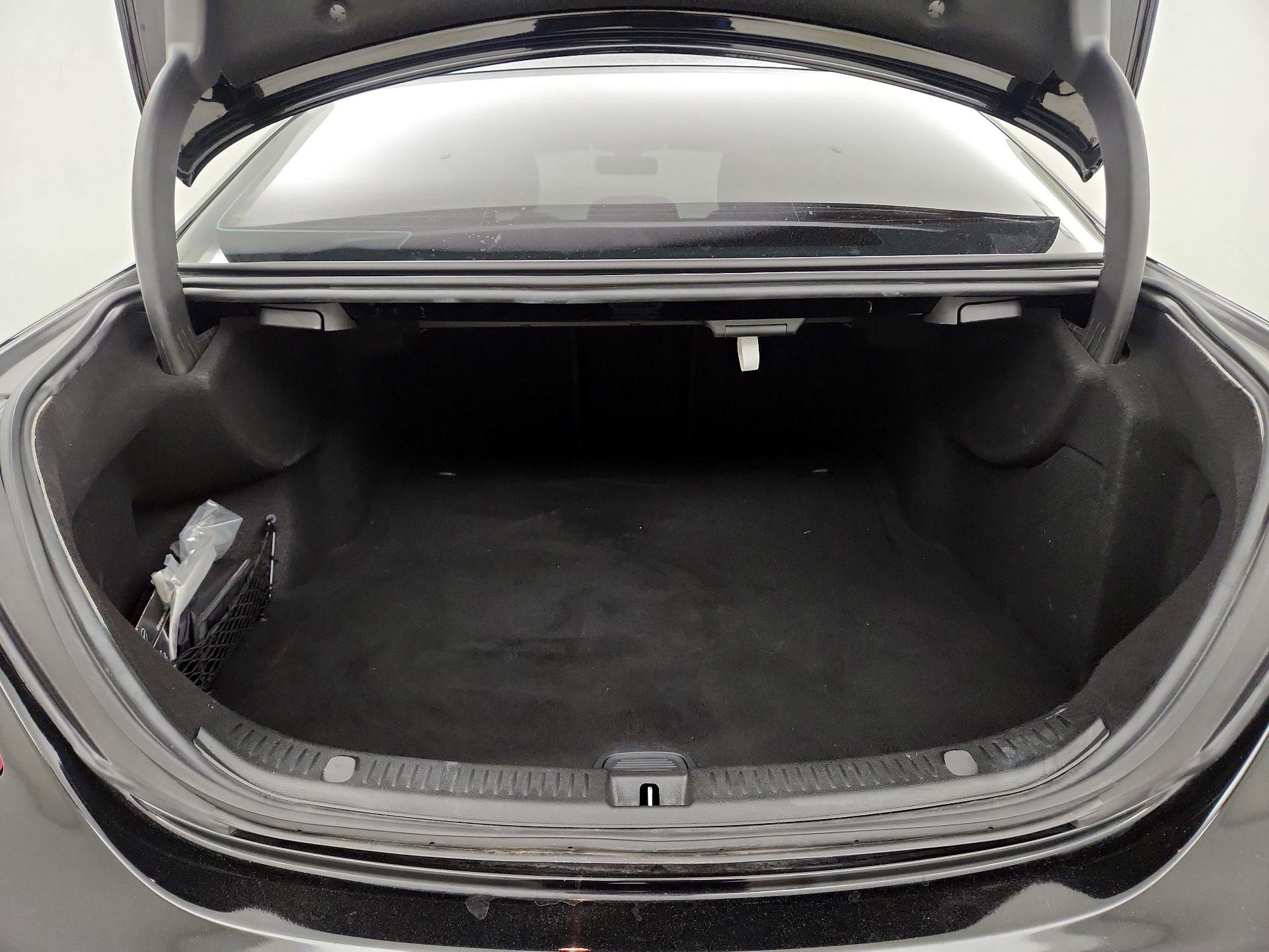 Thumbnail: 2018 Mercedes-Benz E-Class - 19