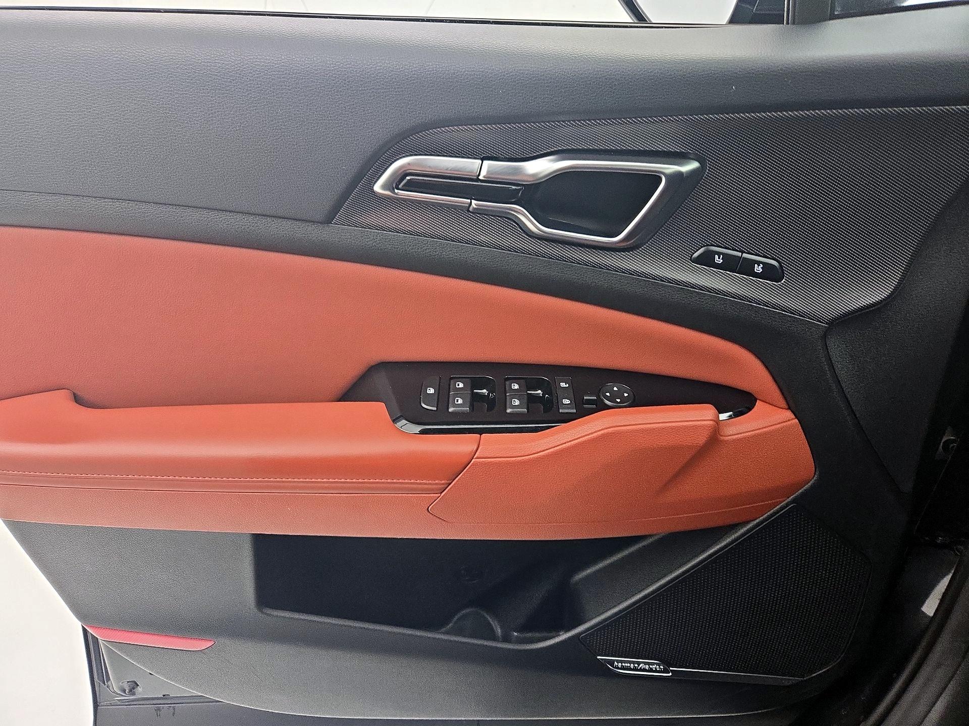Thumbnail: 2023 Kia Sportage - 12