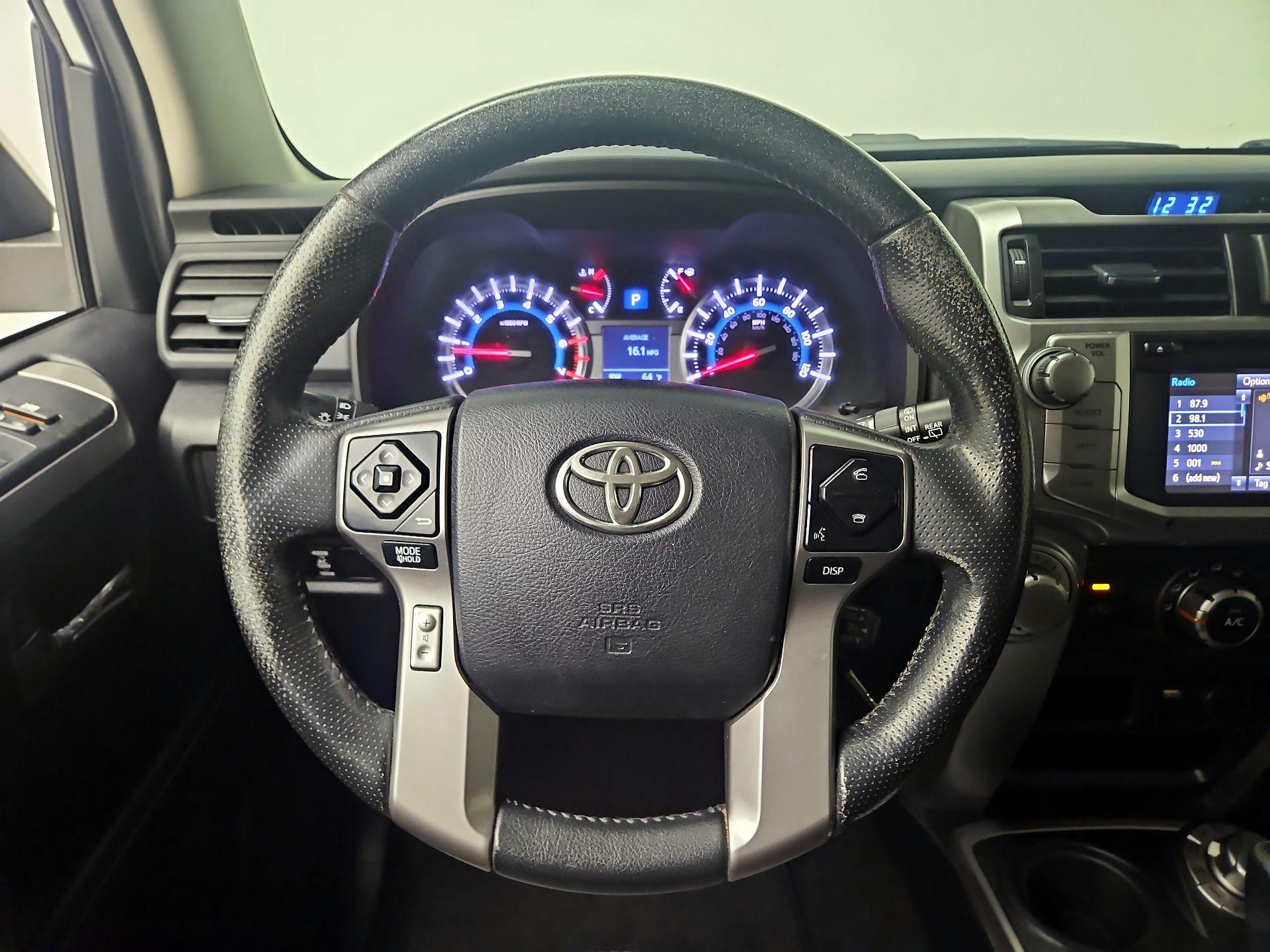 Thumbnail: 2014 Toyota 4Runner - 10