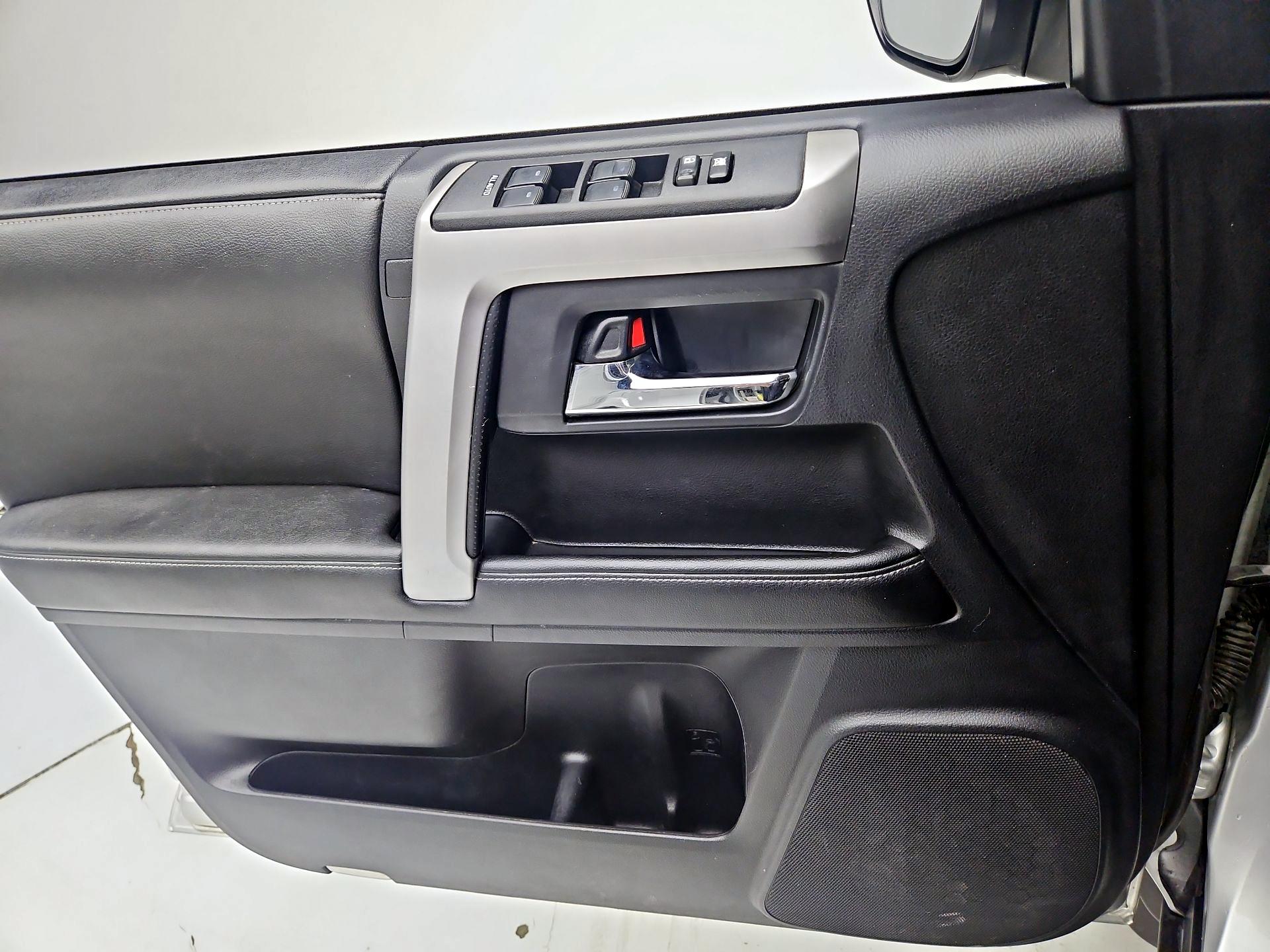 Thumbnail: 2014 Toyota 4Runner - 12