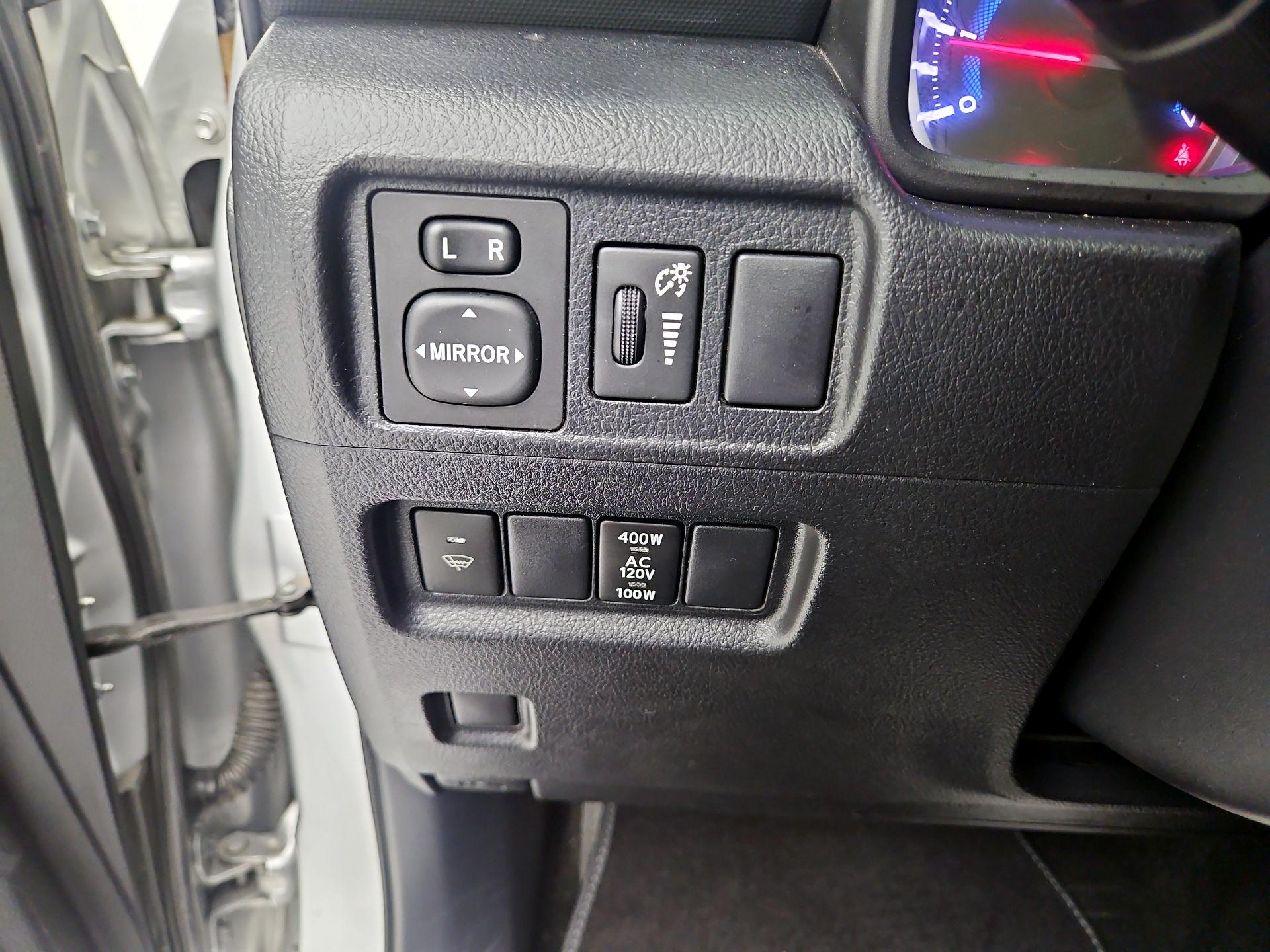 Thumbnail: 2014 Toyota 4Runner - 13