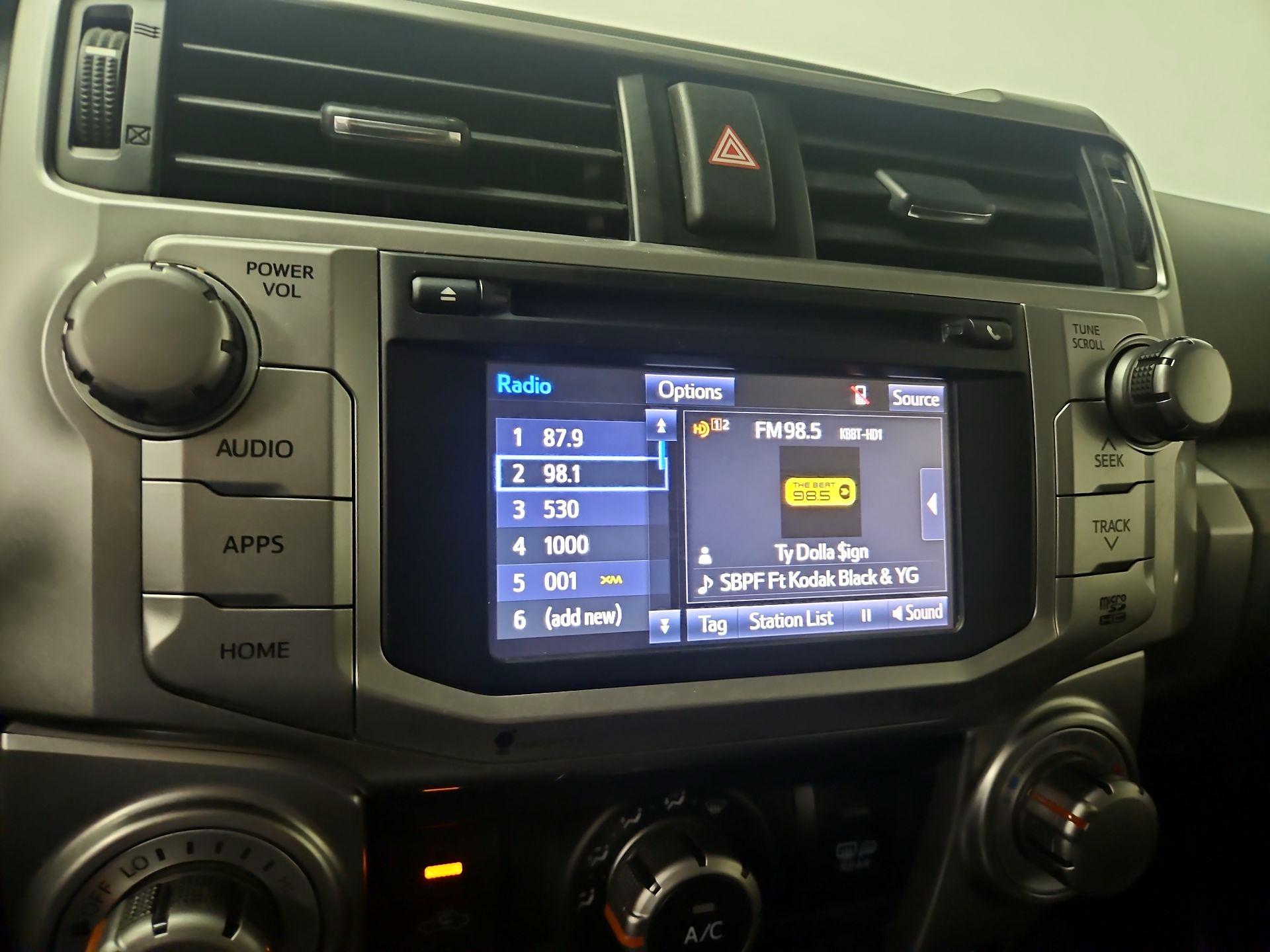 Thumbnail: 2014 Toyota 4Runner - 15