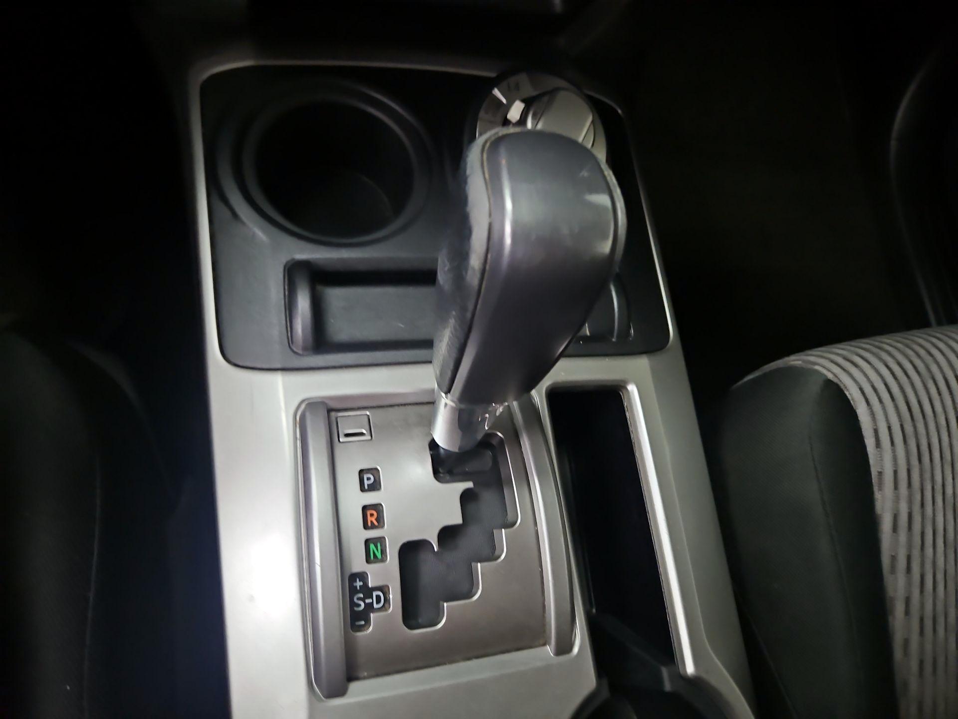 Thumbnail: 2014 Toyota 4Runner - 17