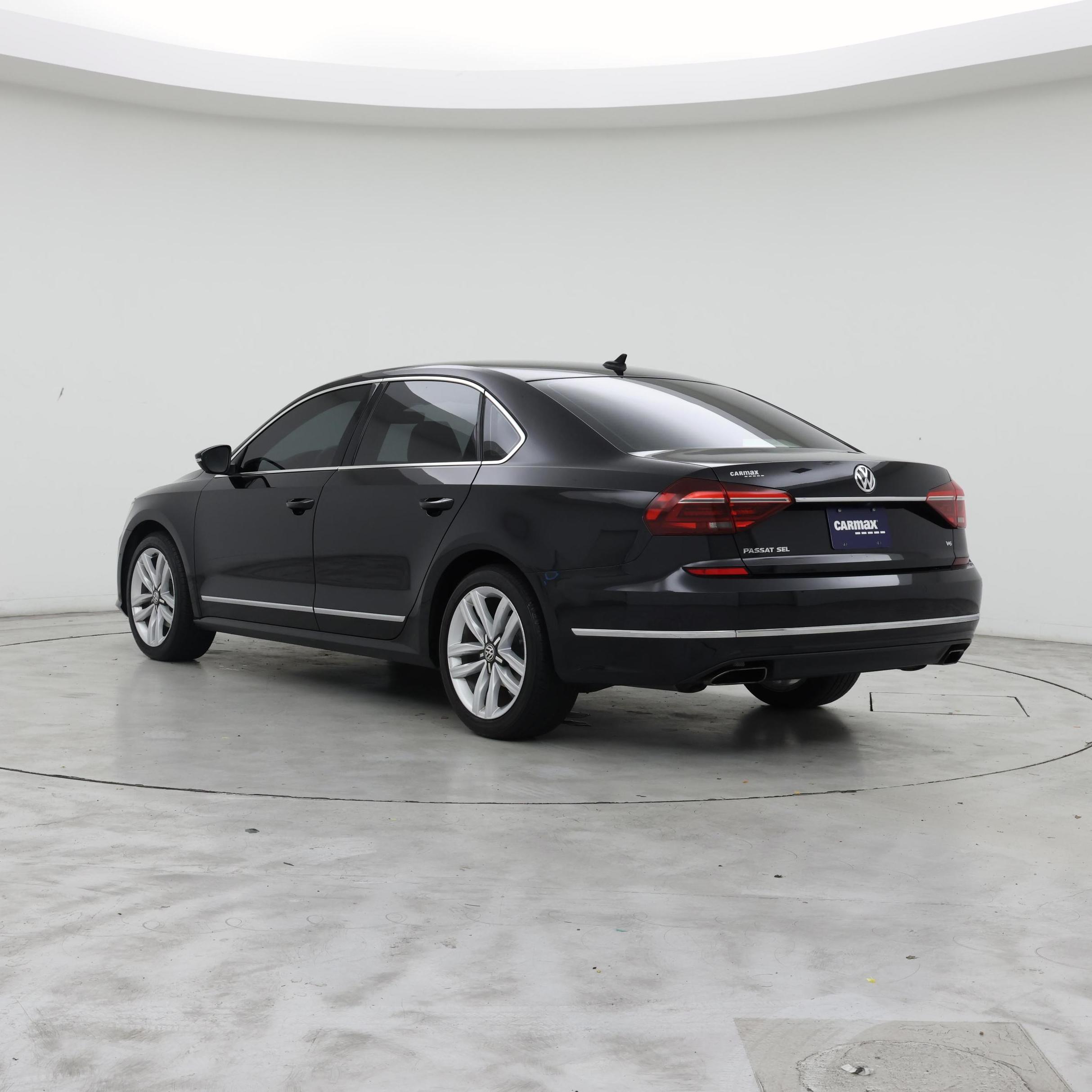 Thumbnail: 2017 Volkswagen Passat - 2