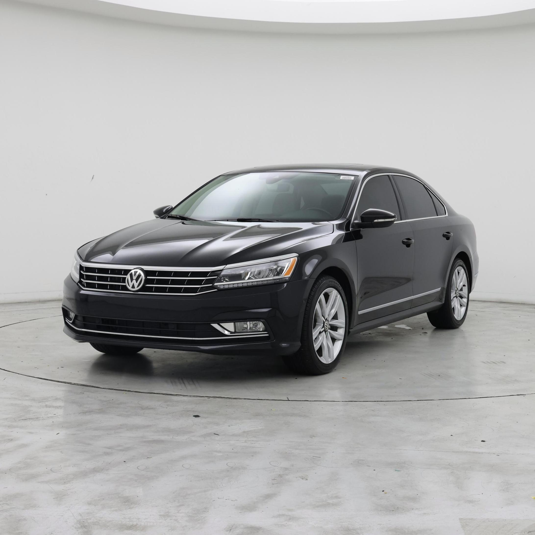 Thumbnail: 2017 Volkswagen Passat - 4