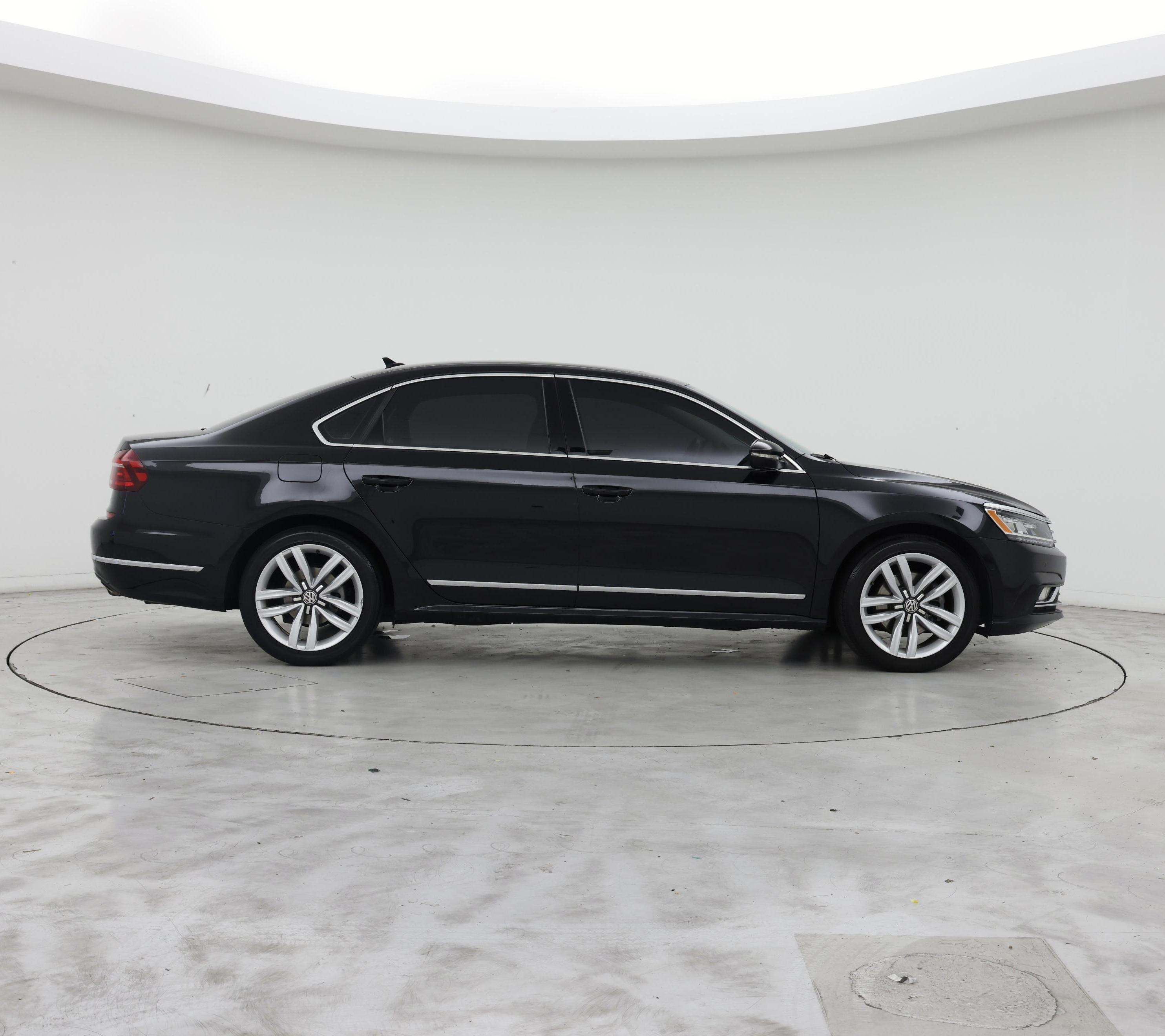 Thumbnail: 2017 Volkswagen Passat - 7
