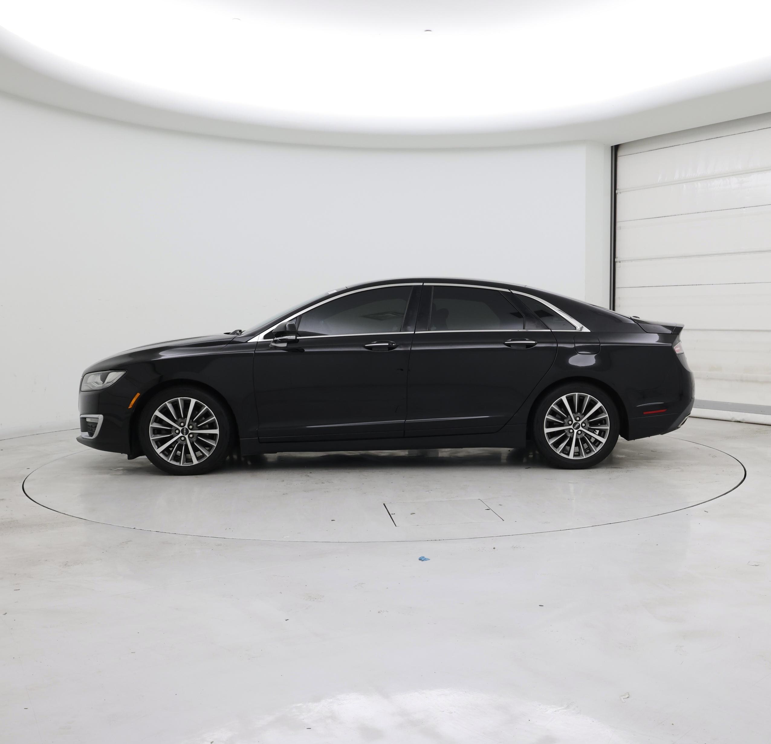 Thumbnail: 2018 Lincoln MKZ - 3