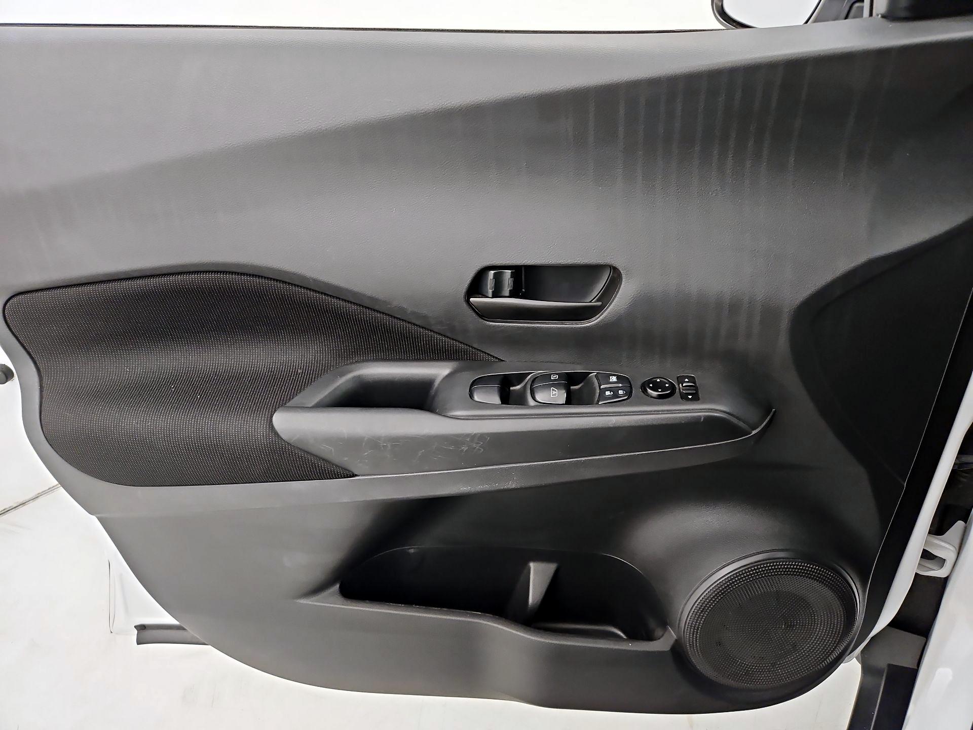 Thumbnail: 2021 Nissan Kicks - 12