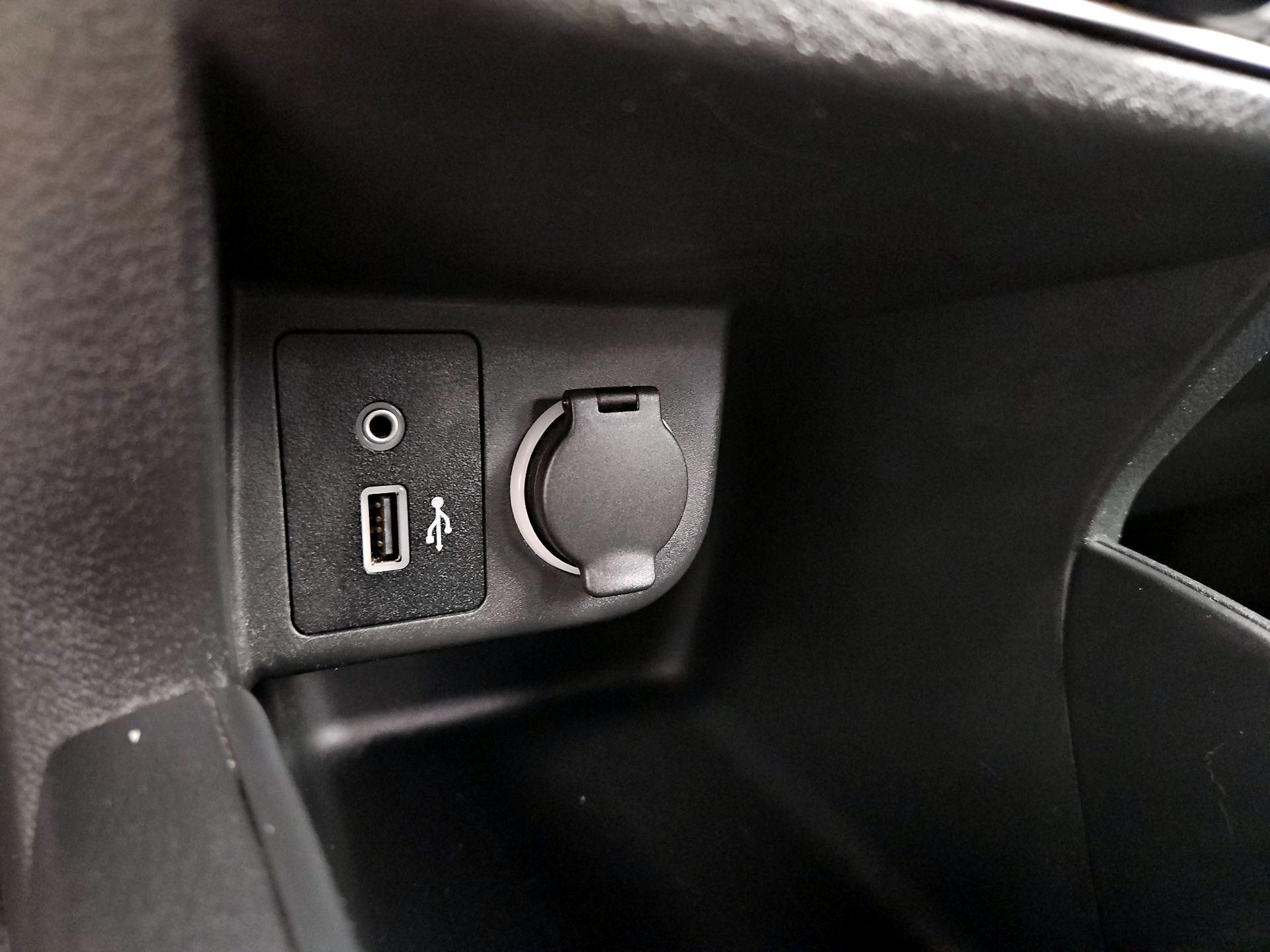 Thumbnail: 2021 Nissan Kicks - 18