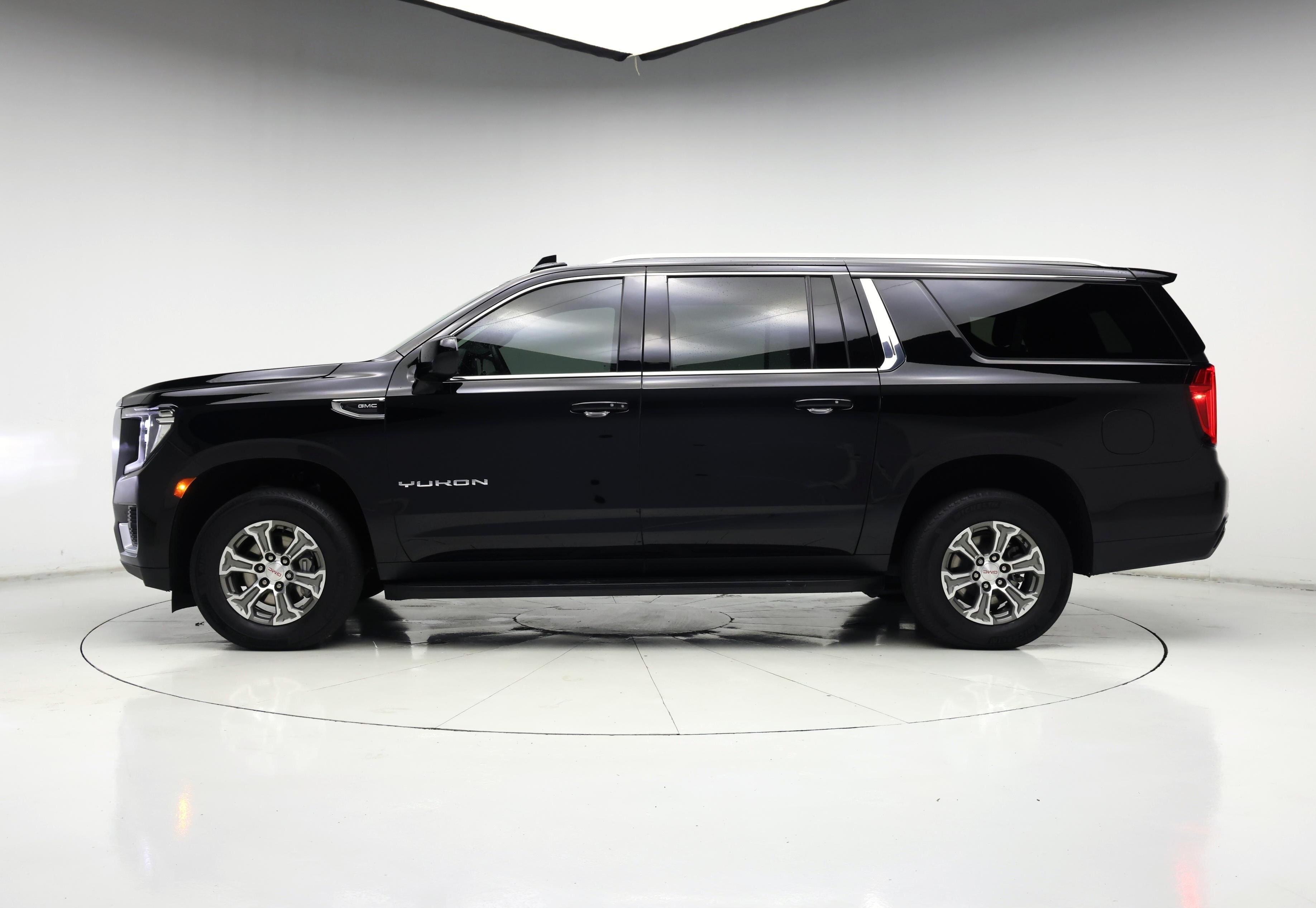 Thumbnail: 2023 GMC Yukon XL - 3