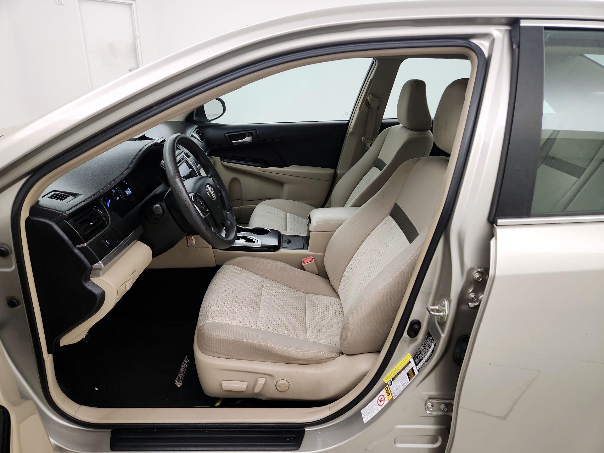 Thumbnail: 2014 Toyota Camry - 11