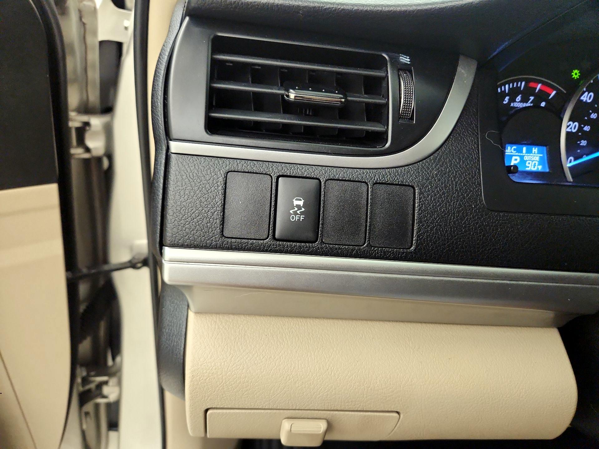 Thumbnail: 2014 Toyota Camry - 13