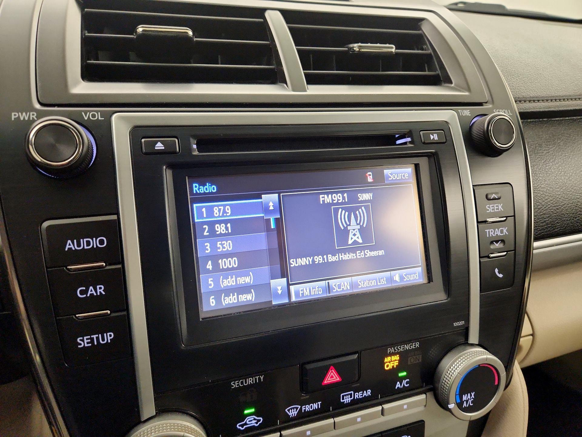 Thumbnail: 2014 Toyota Camry - 15