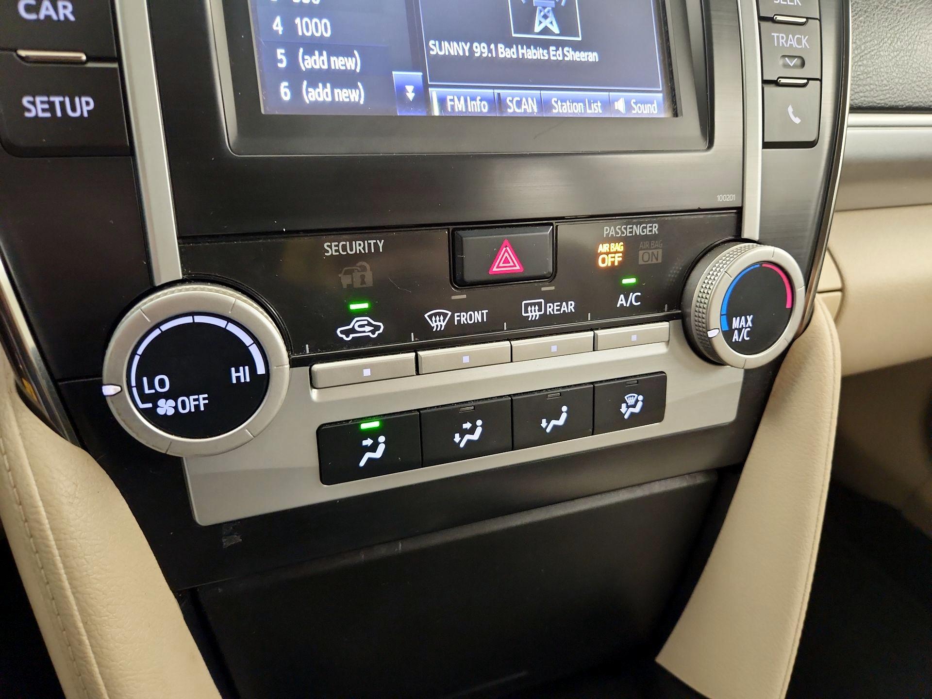 Thumbnail: 2014 Toyota Camry - 16