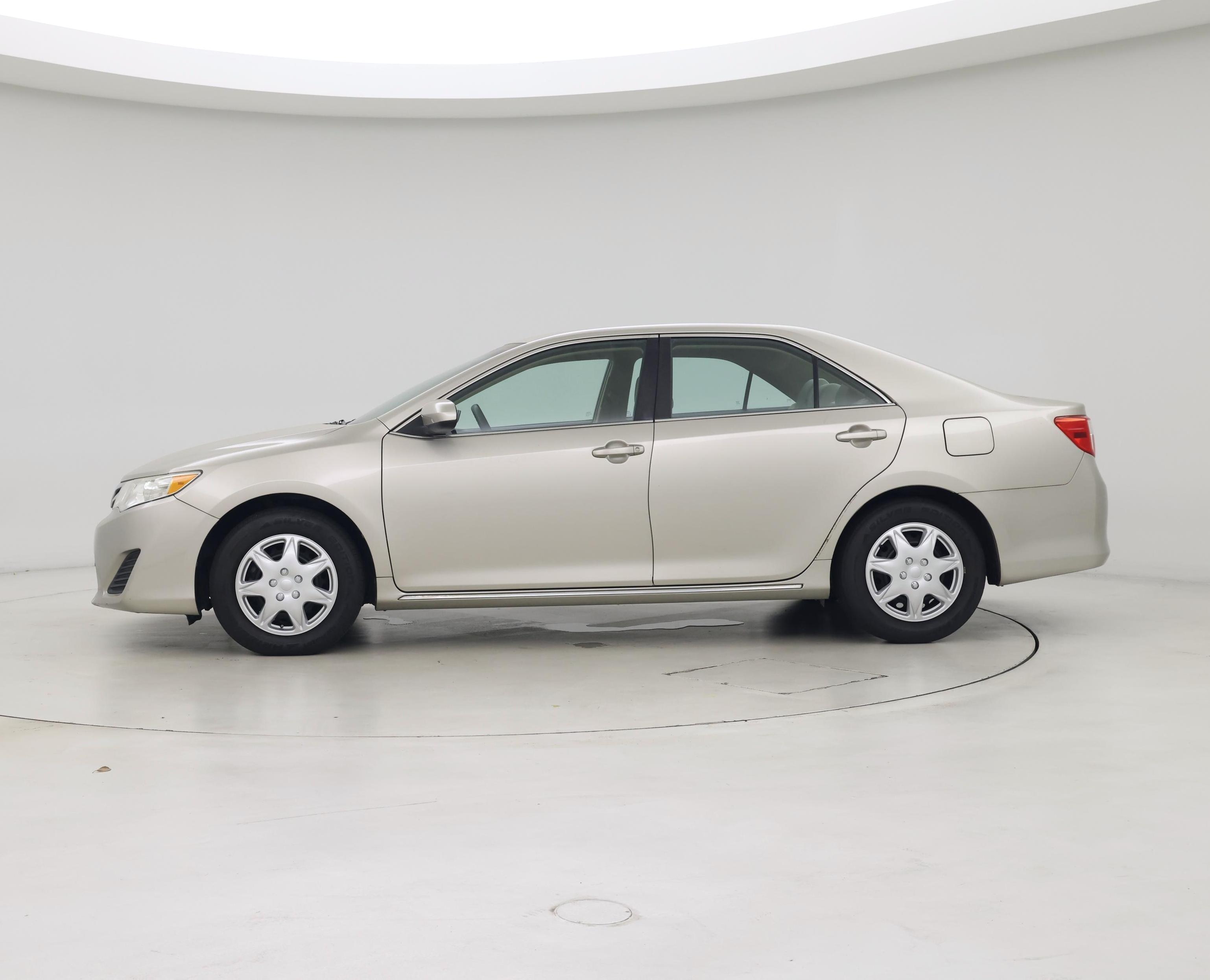 Thumbnail: 2014 Toyota Camry - 3