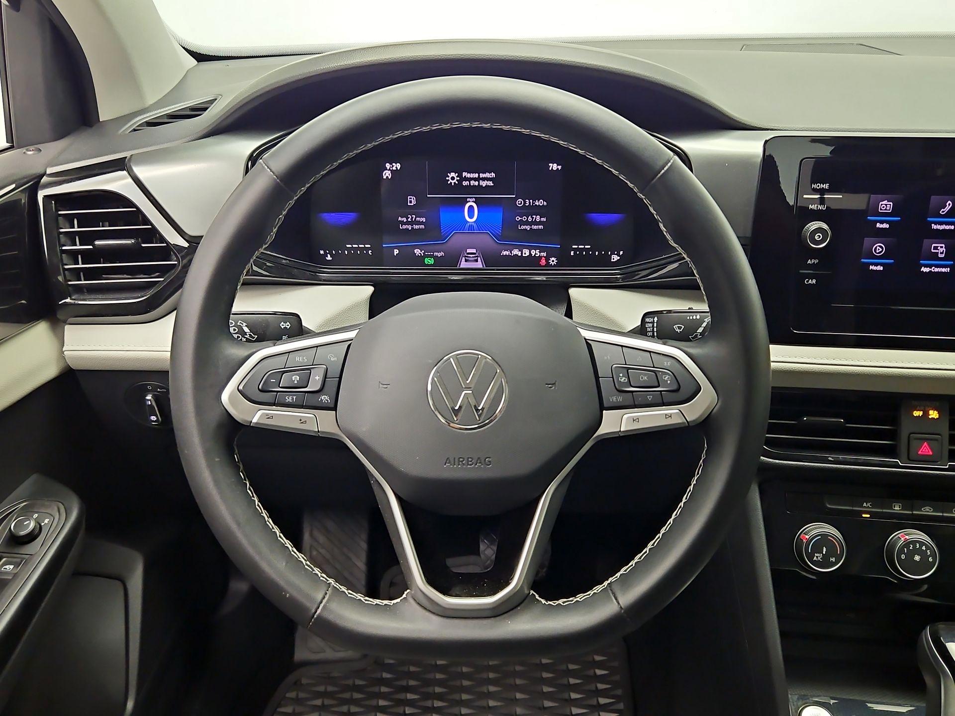 Thumbnail: 2025 Volkswagen Taos - 10