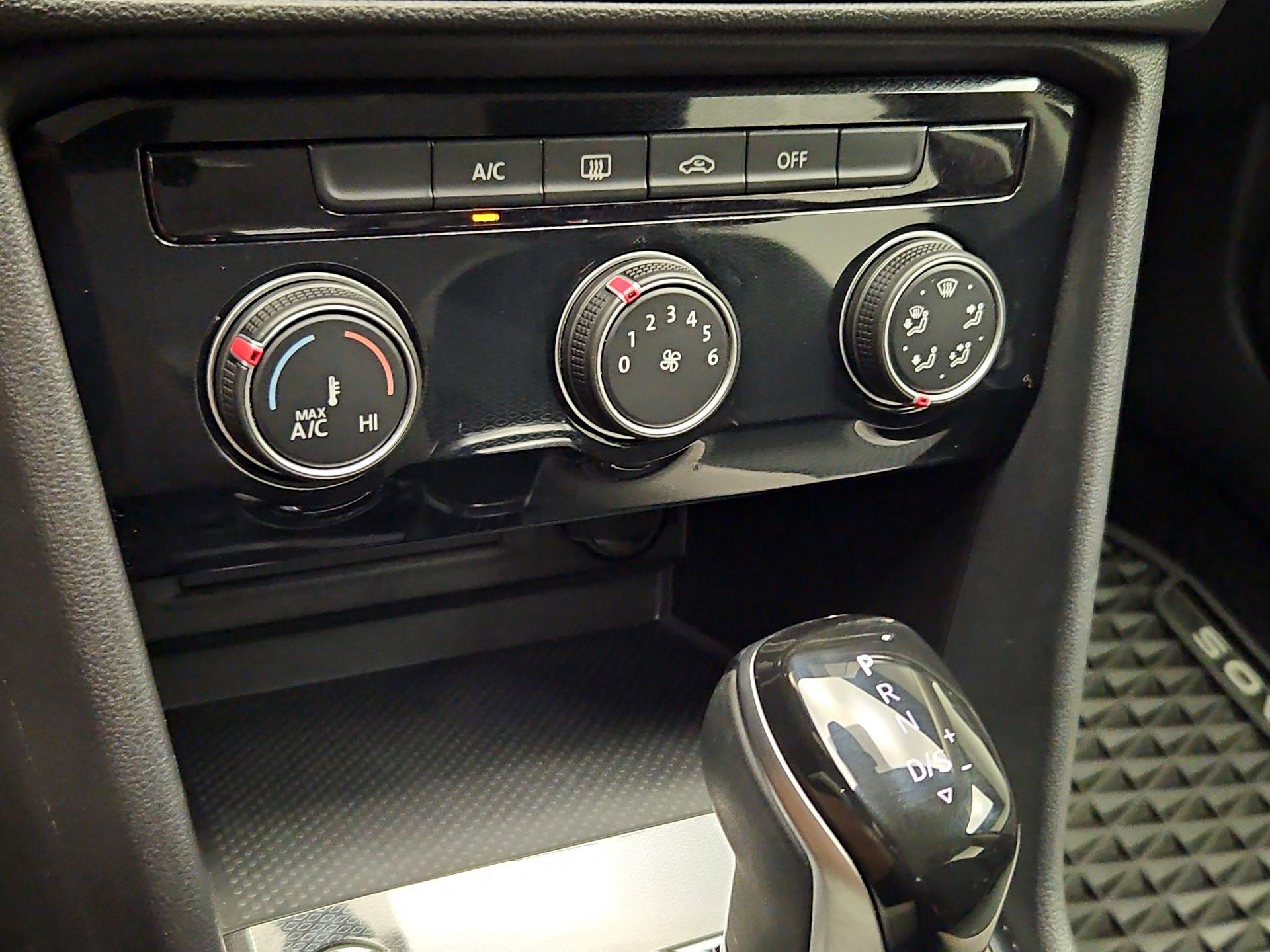 Thumbnail: 2025 Volkswagen Taos - 16