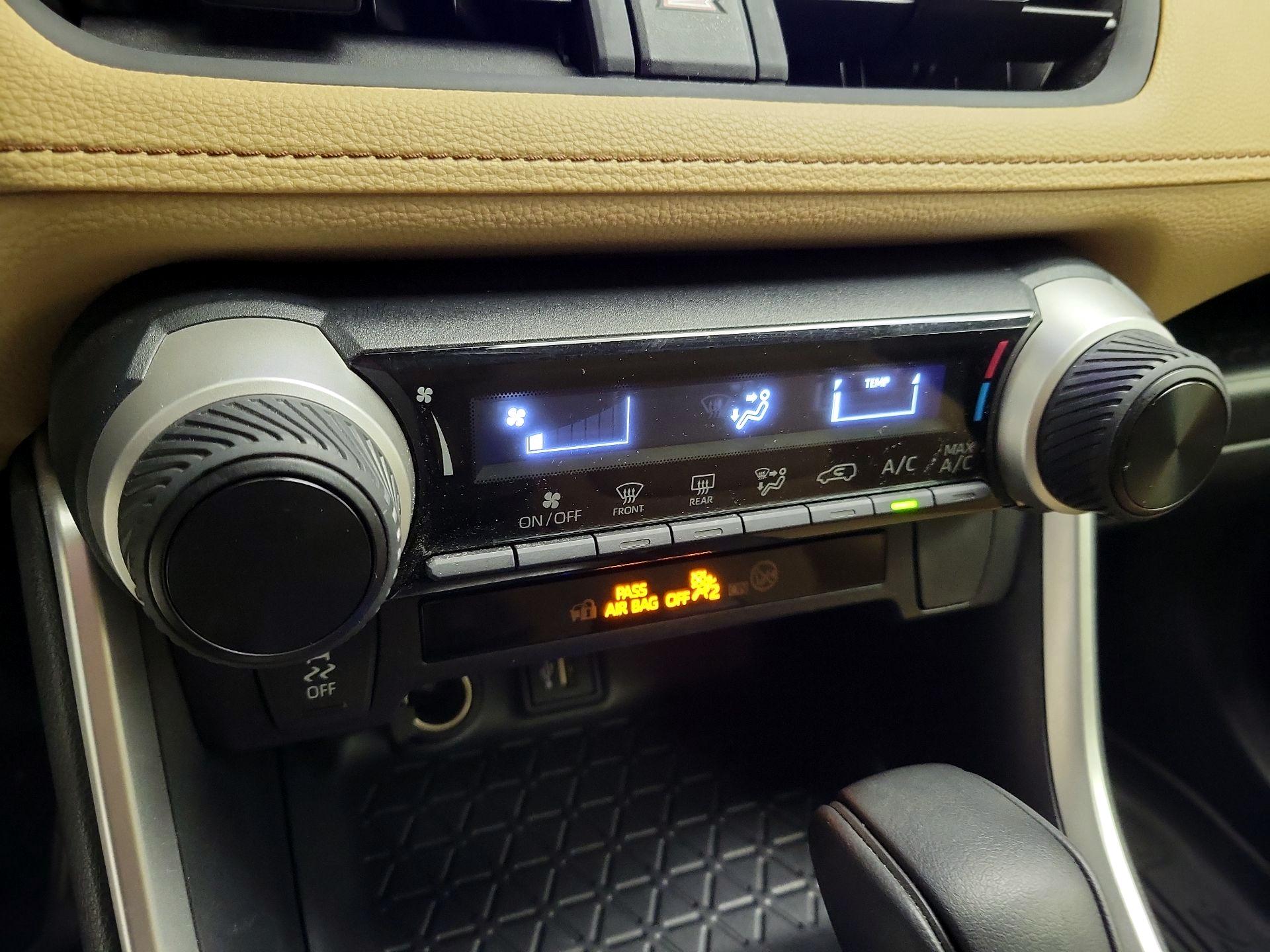 Thumbnail: 2023 Toyota RAV4 - 17