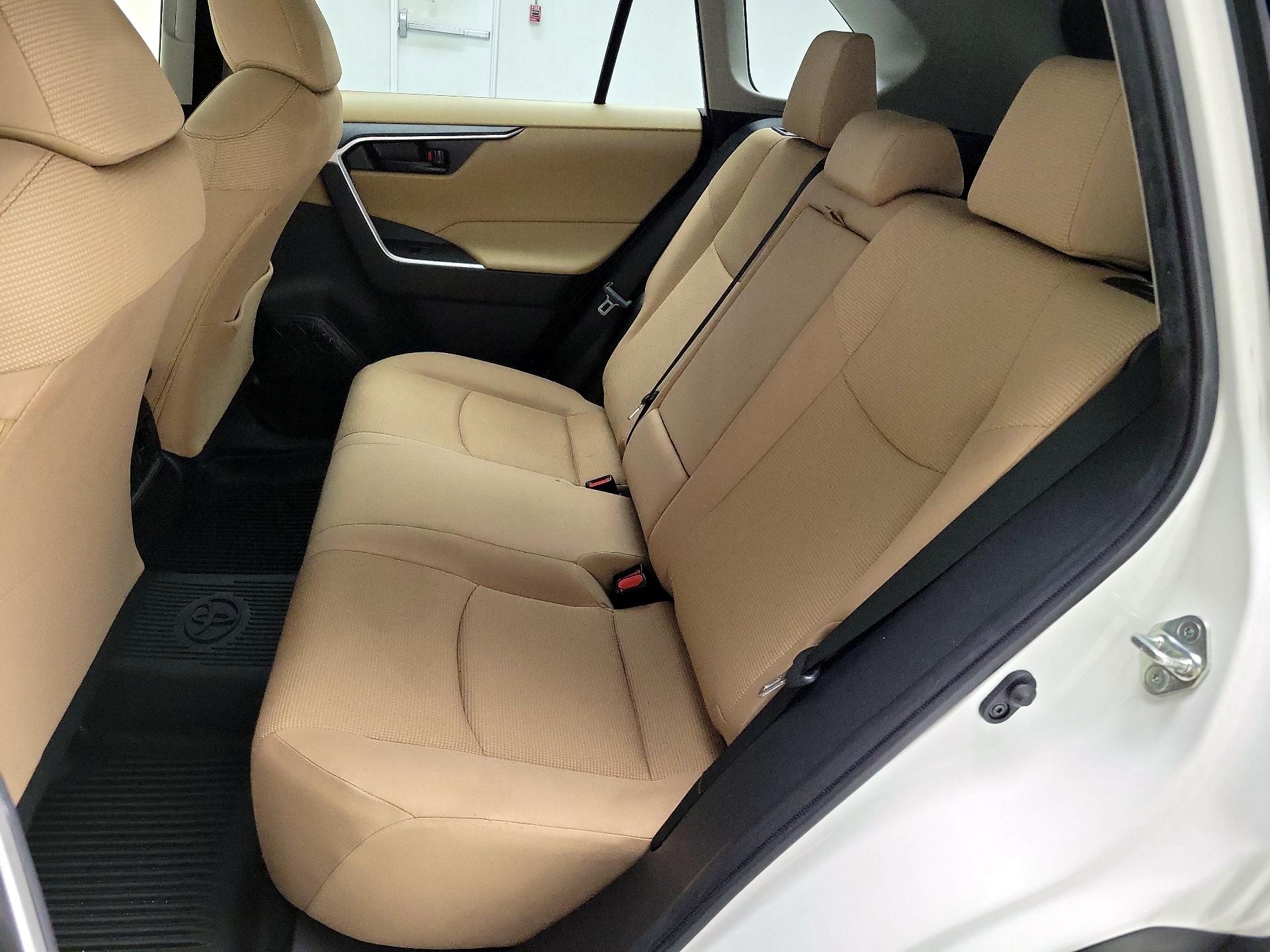 Thumbnail: 2023 Toyota RAV4 - 20