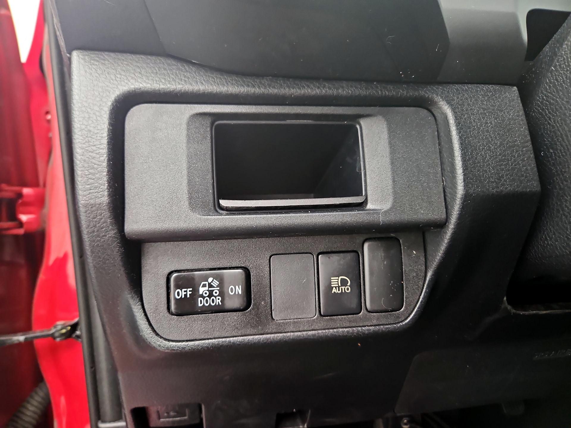 Thumbnail: 2019 Toyota Tacoma - 13