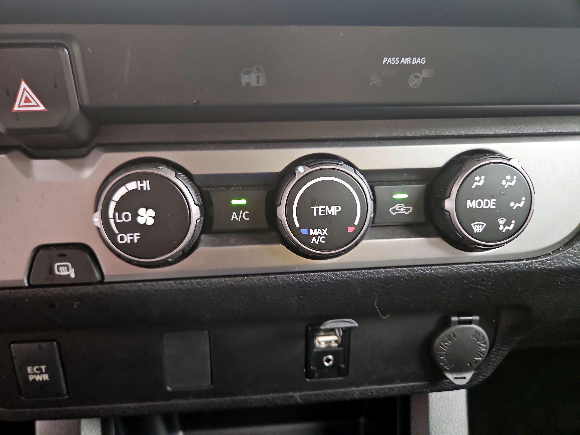 Thumbnail: 2019 Toyota Tacoma - 16