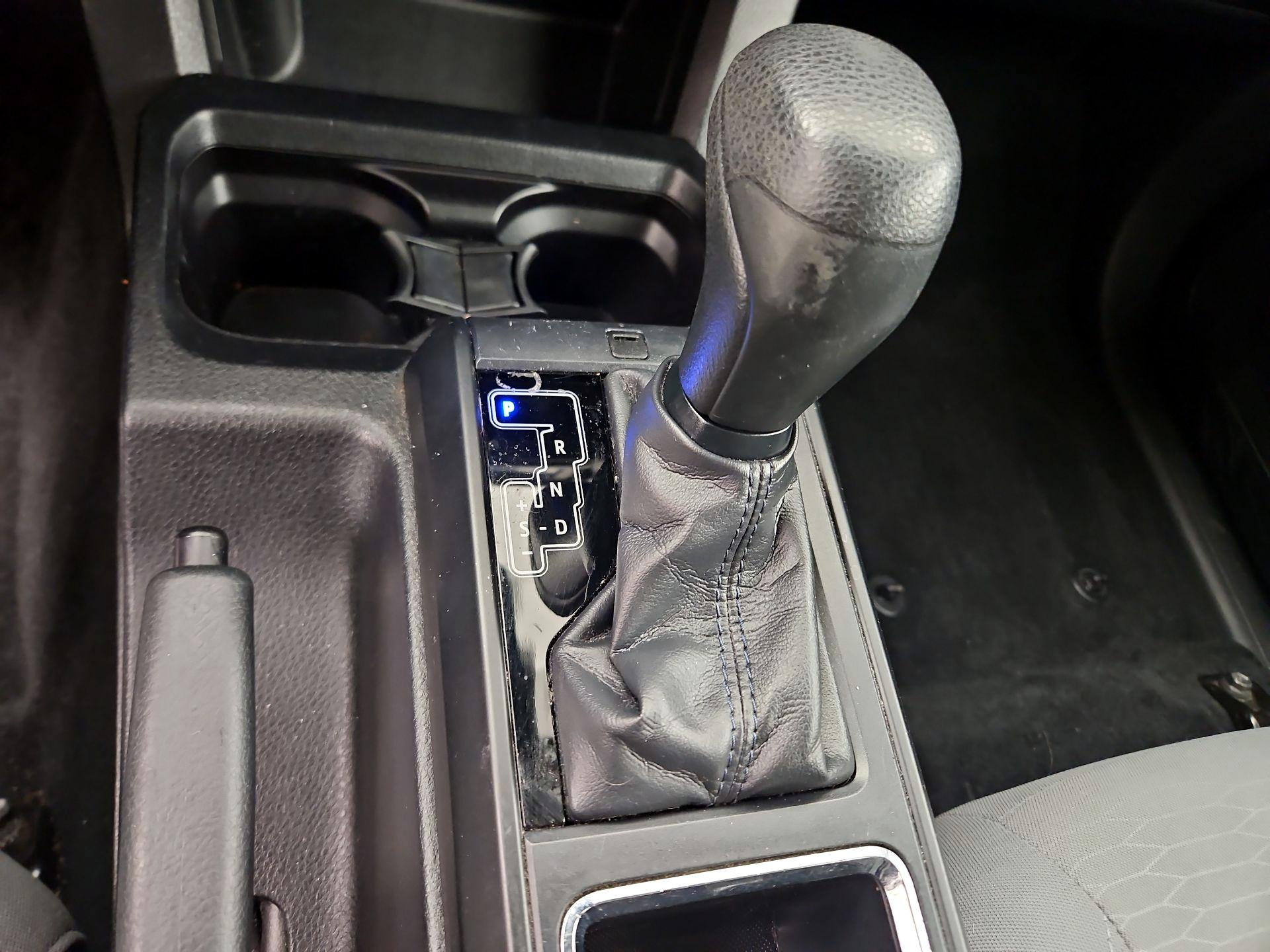 Thumbnail: 2019 Toyota Tacoma - 17