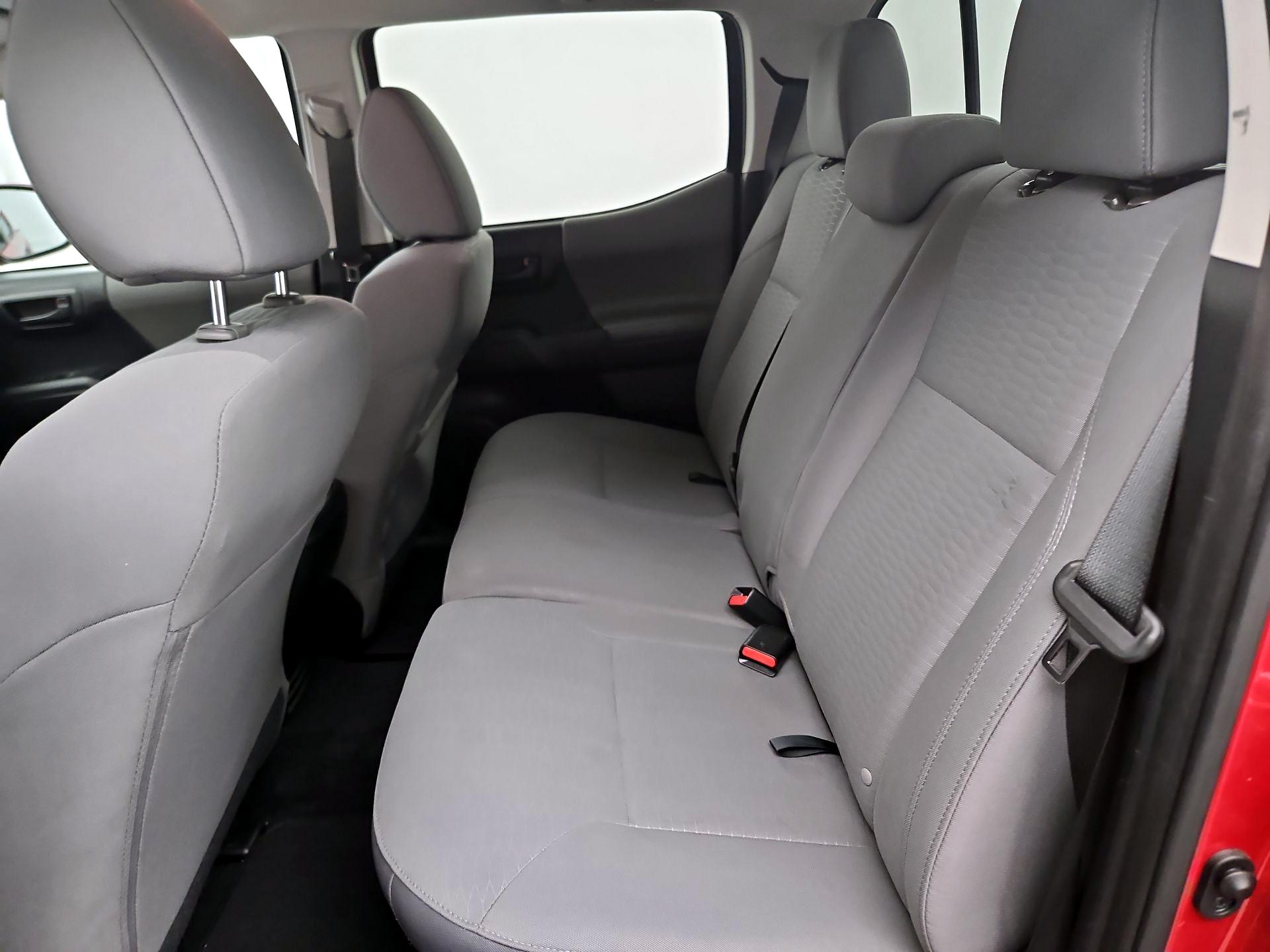 Thumbnail: 2019 Toyota Tacoma - 19