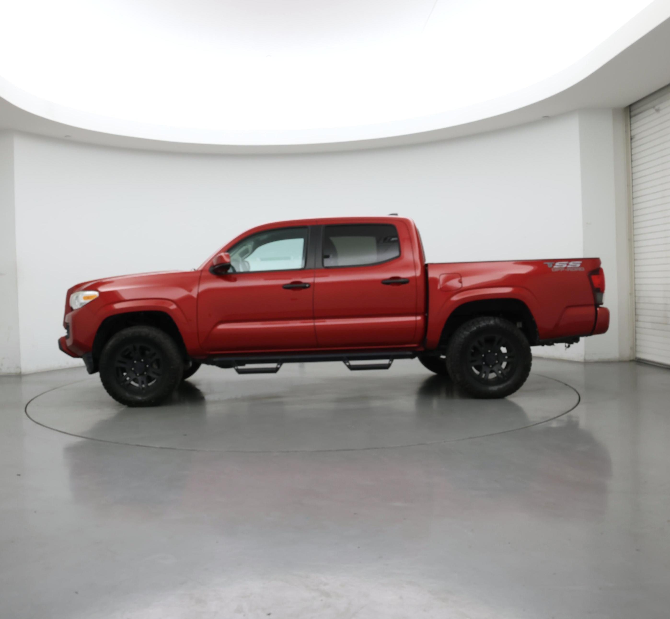 Thumbnail: 2019 Toyota Tacoma - 3