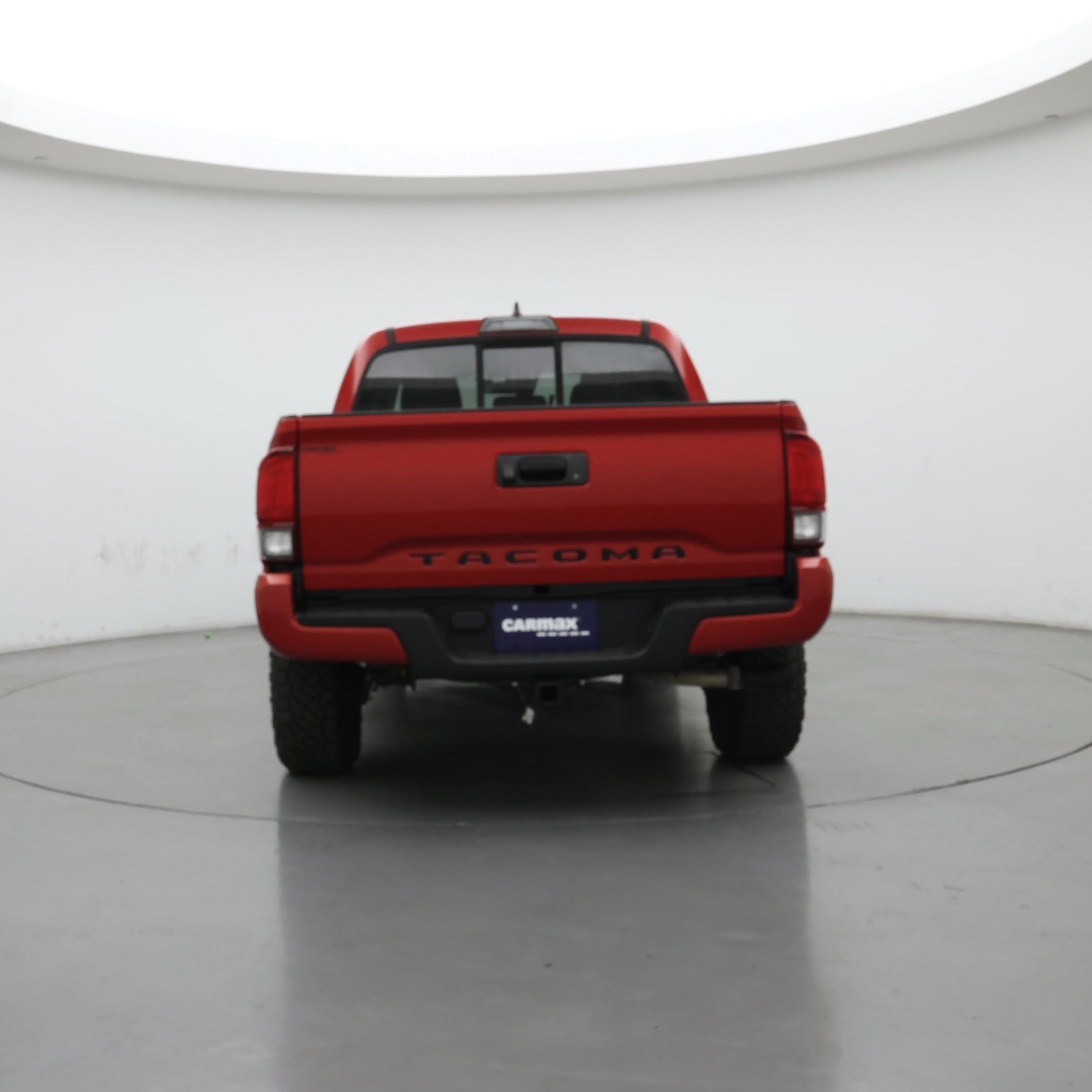 Thumbnail: 2019 Toyota Tacoma - 6