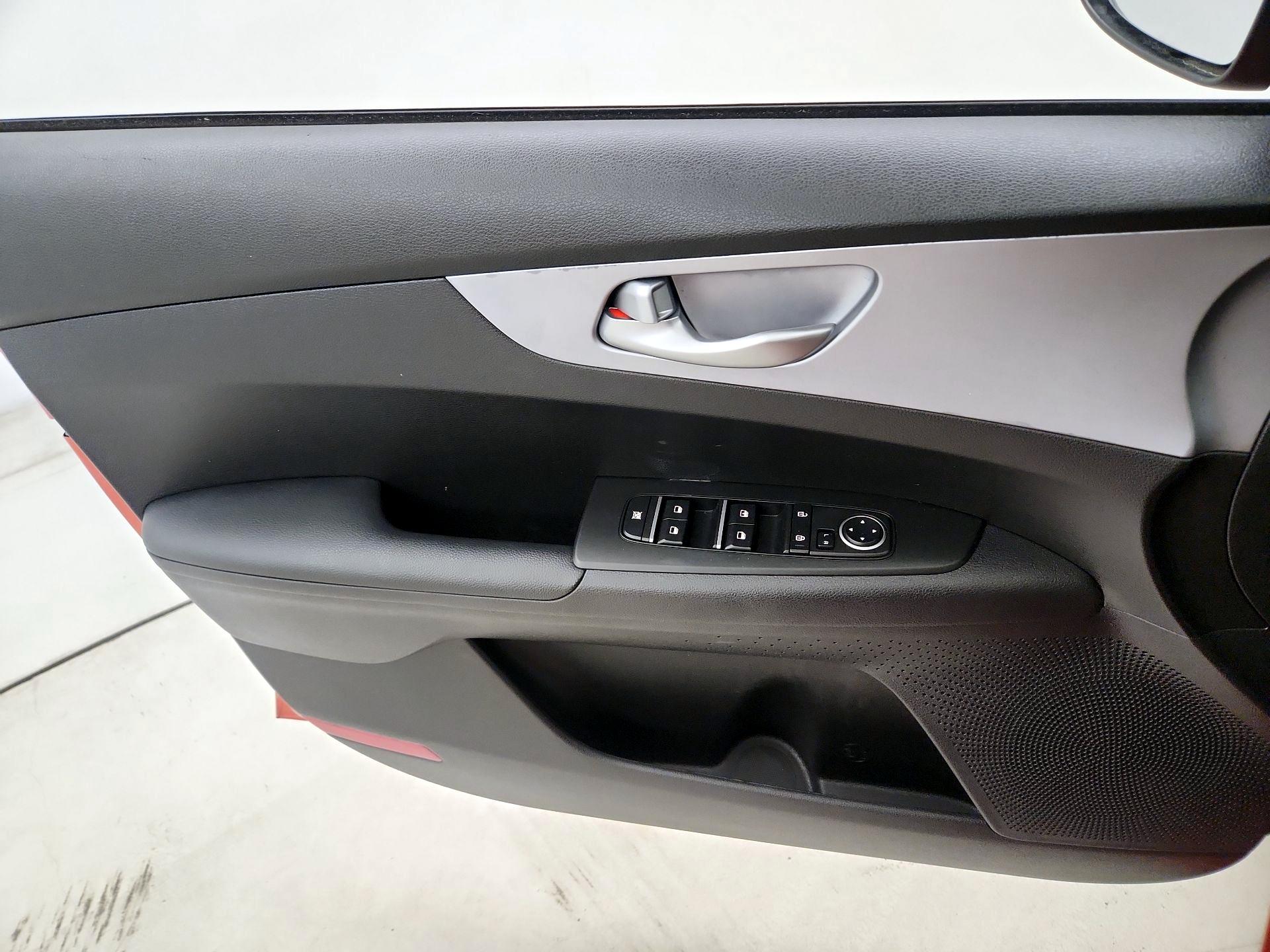 Thumbnail: 2023 Kia Forte - 12