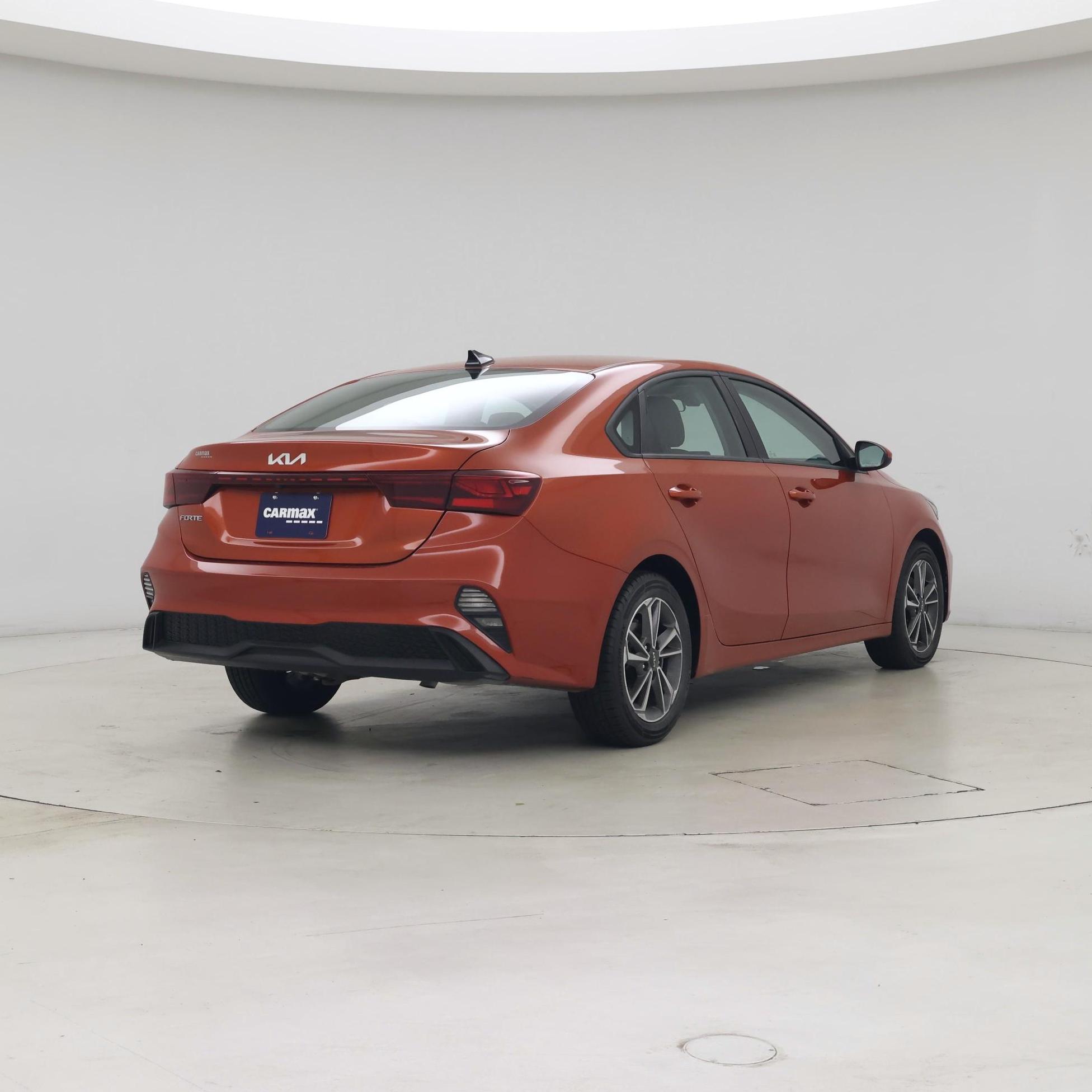 Thumbnail: 2023 Kia Forte - 8