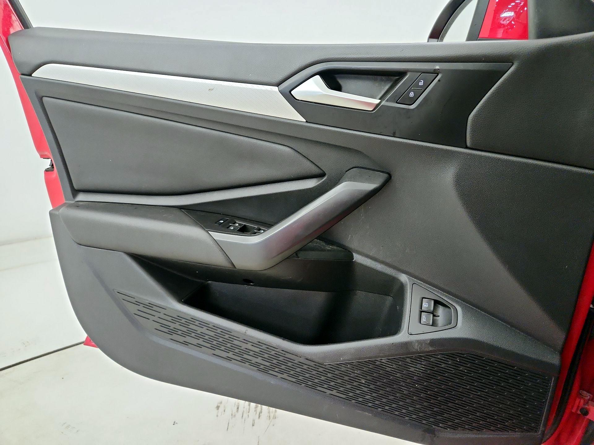 Thumbnail: 2021 Volkswagen Jetta - 12